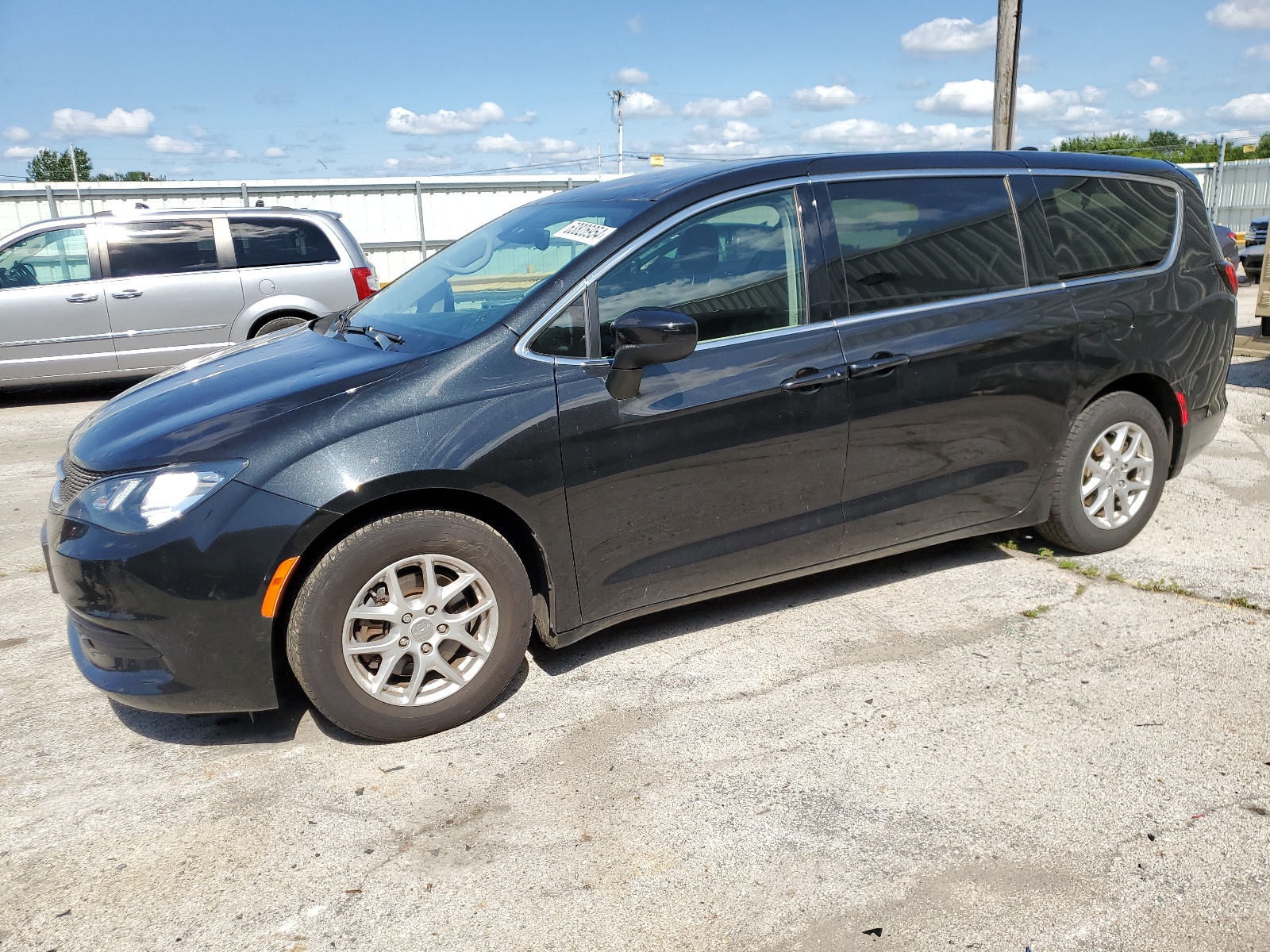 2017 Chrysler Pacifica Touring vin: 2C4RC1DG0HR514301