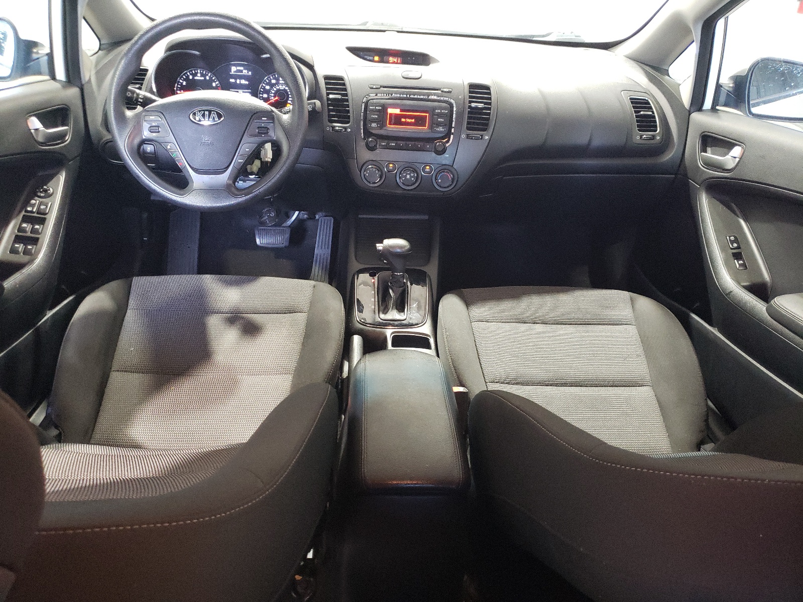 KNAFK5A85J5773957 2018 Kia Forte Lx