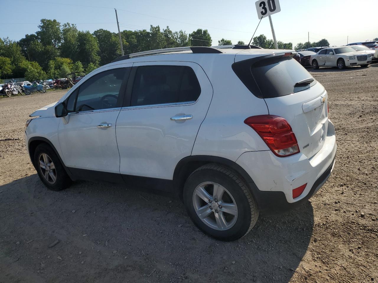 KL7CJLSB4JB724206 2018 CHEVROLET TRAX - Image 2