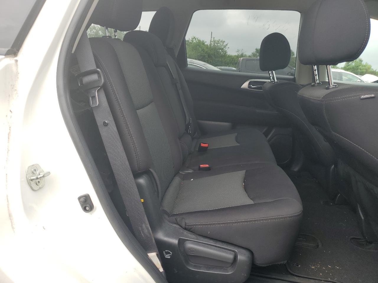 2017 Nissan Pathfinder S VIN: 5N1DR2MM5HC913634 Lot: 64102904