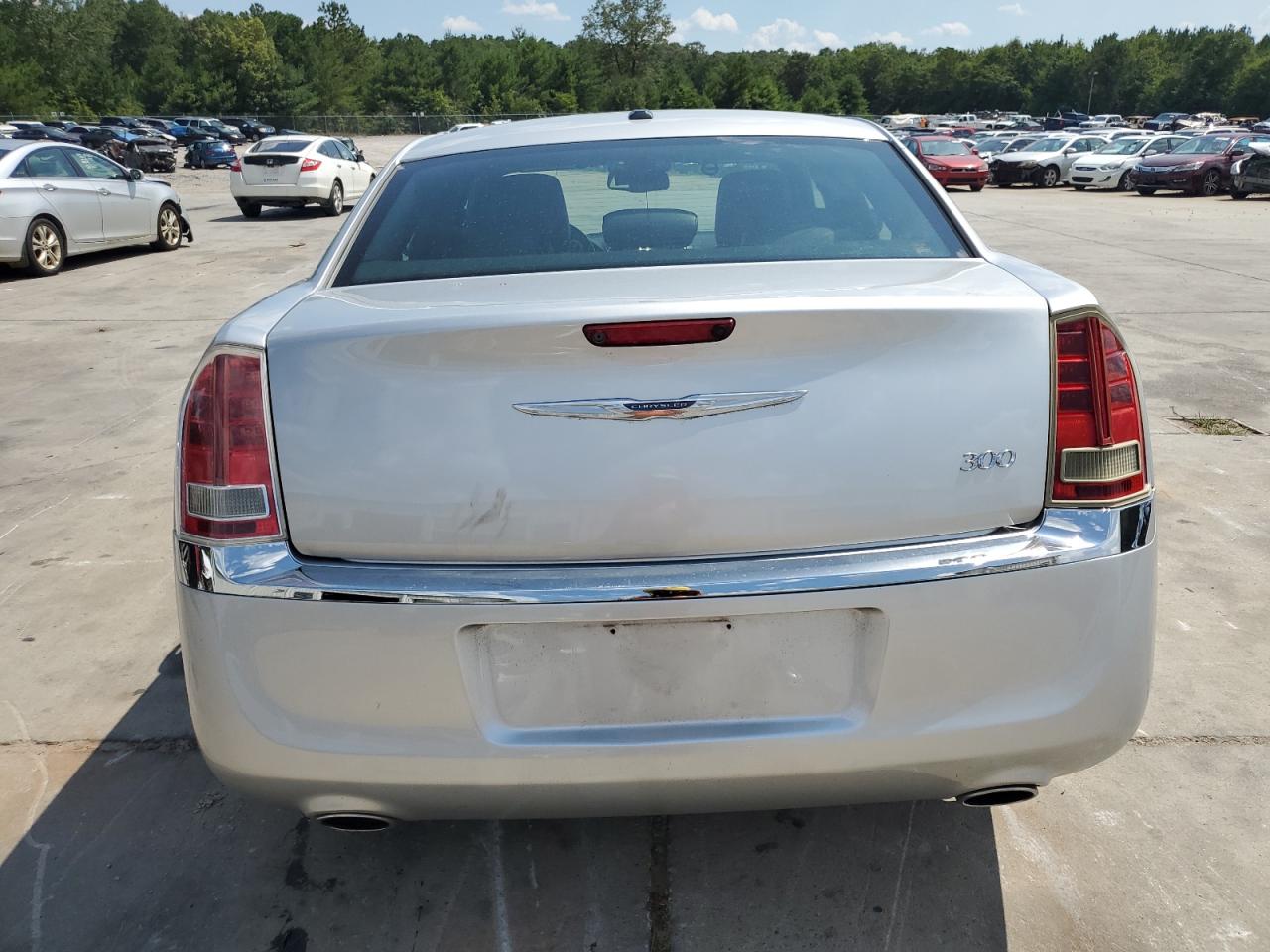 2012 Chrysler 300 - Image 6
