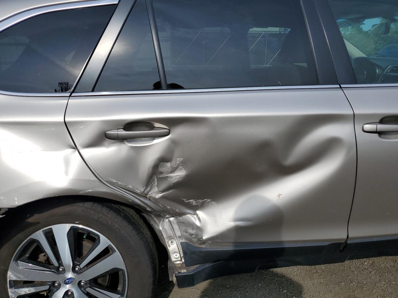 2018 Subaru Outback 2.5I Limited VIN: 4S4BSANC8J3227217 Lot: 64181564