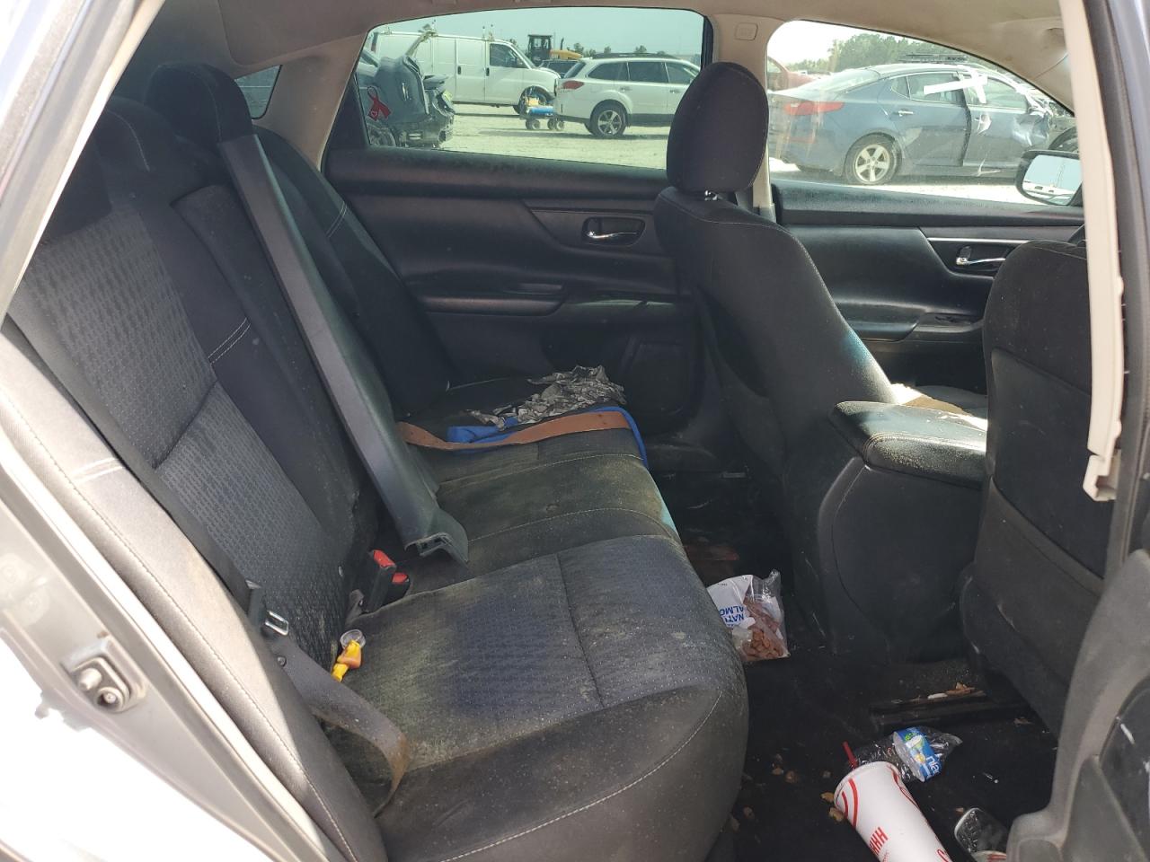 2016 Nissan Altima - Image 10