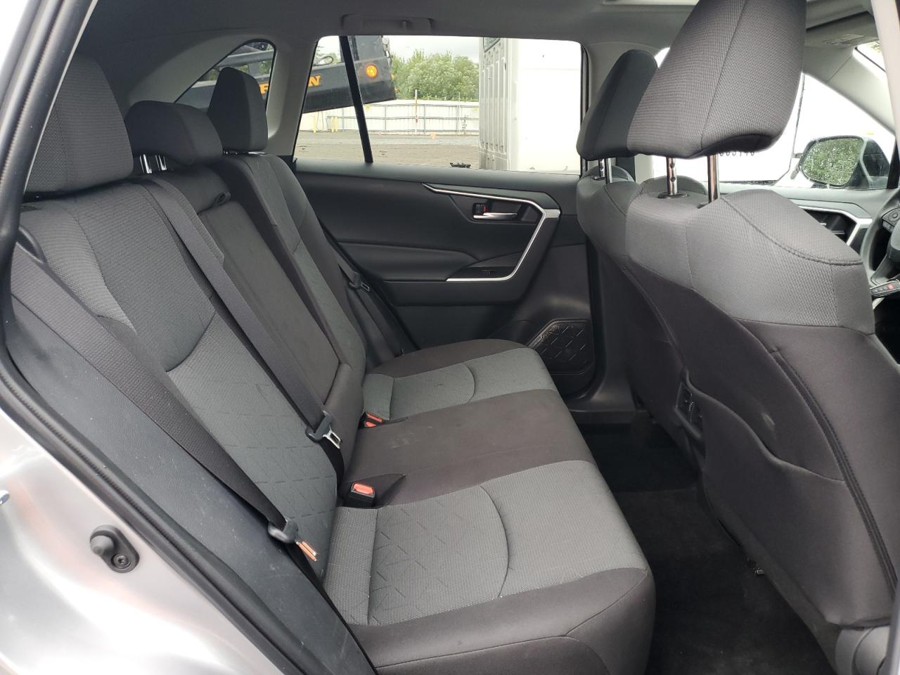 2024 Toyota Rav4 Xle VIN: 2T3W1RFV4RC283012 Lot: 65293414