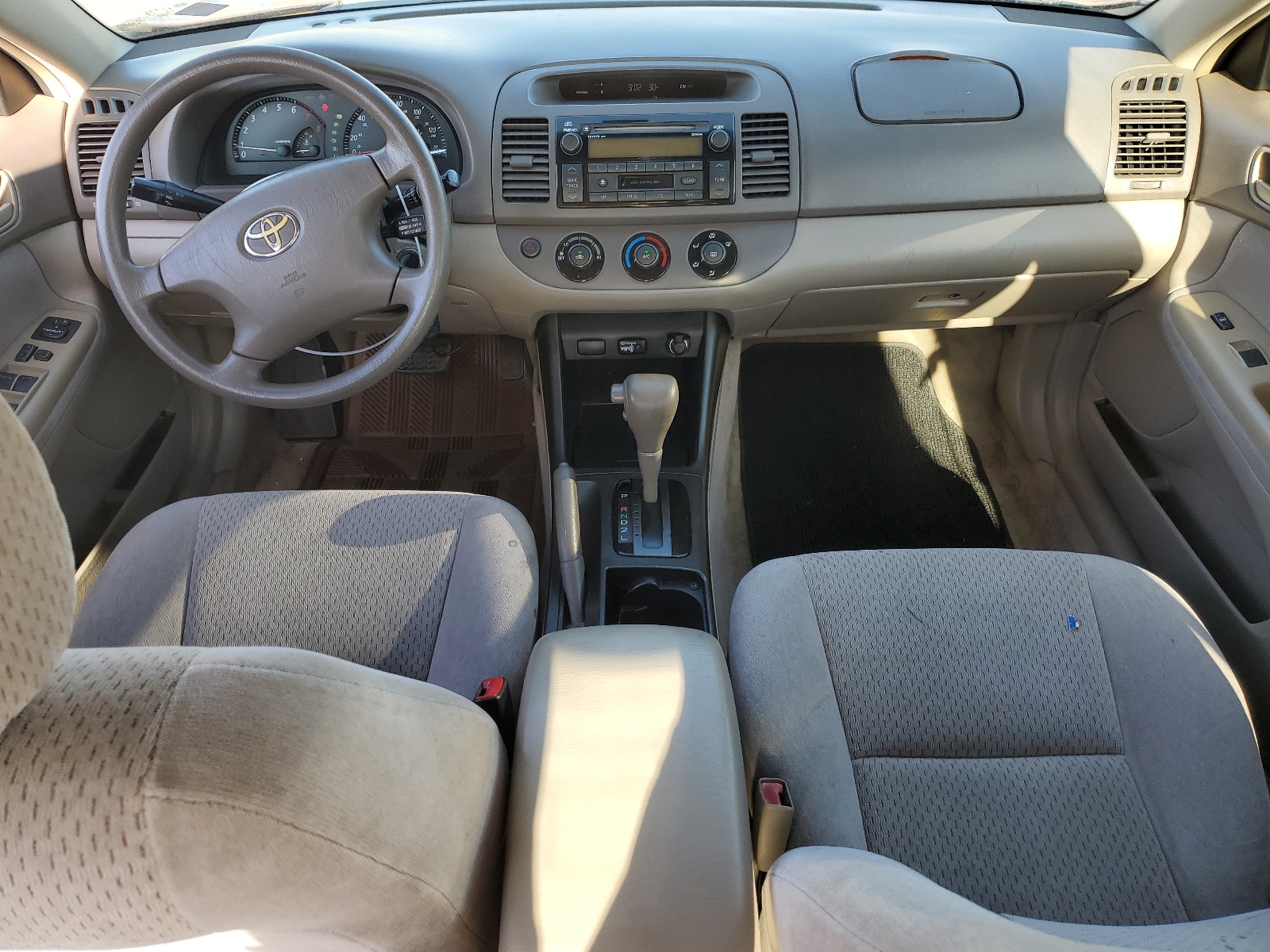 4T1BE32K03U175559 2003 Toyota Camry Le