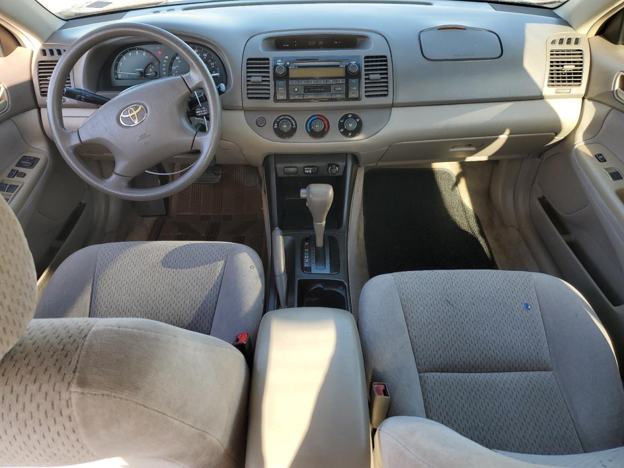 2003 Toyota Camry Le VIN: 4T1BE32K03U175559 Lot: 65149434