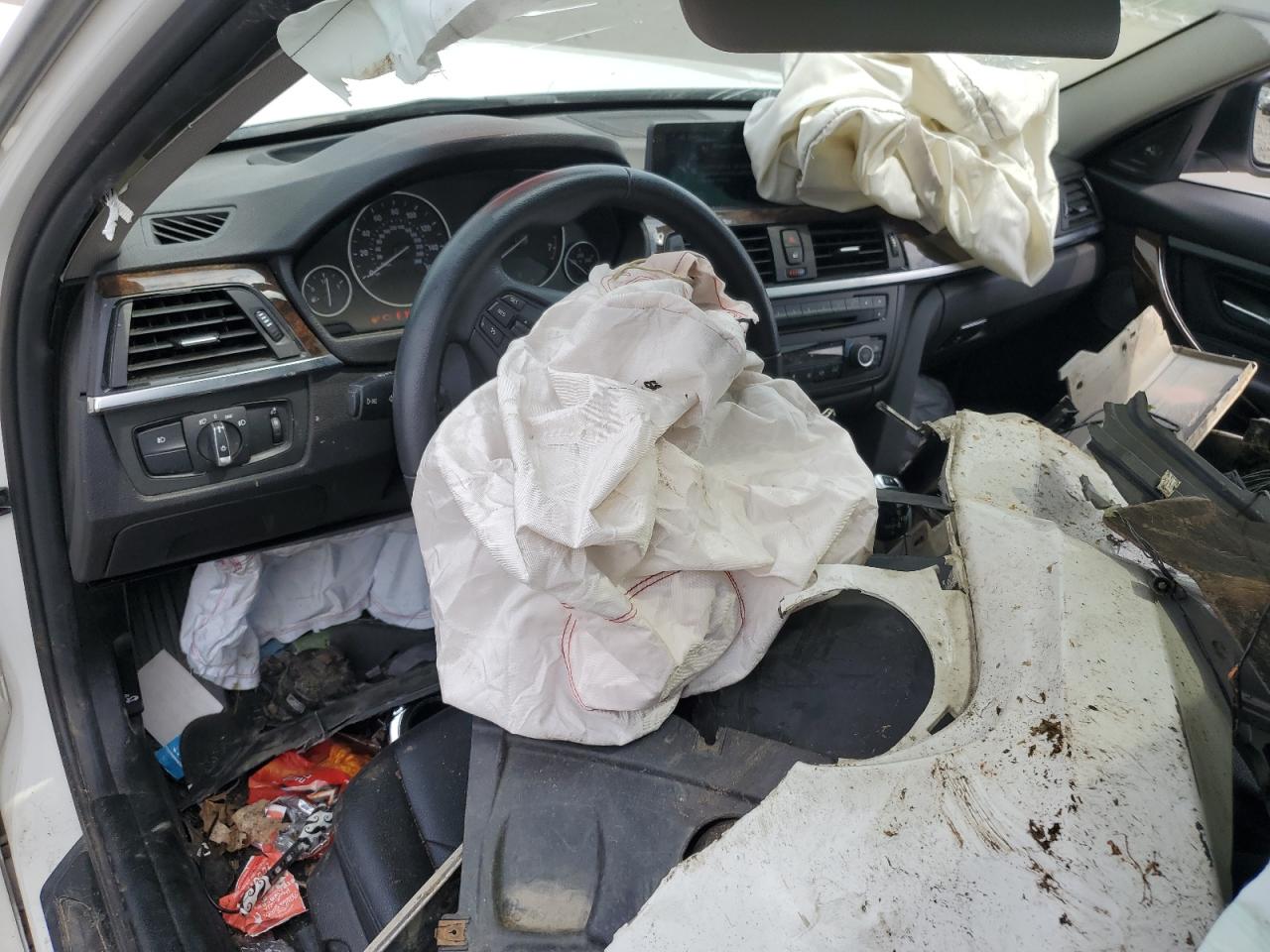 2015 BMW 335 Xi VIN: WBA3B9C59FP982773 Lot: 62273864