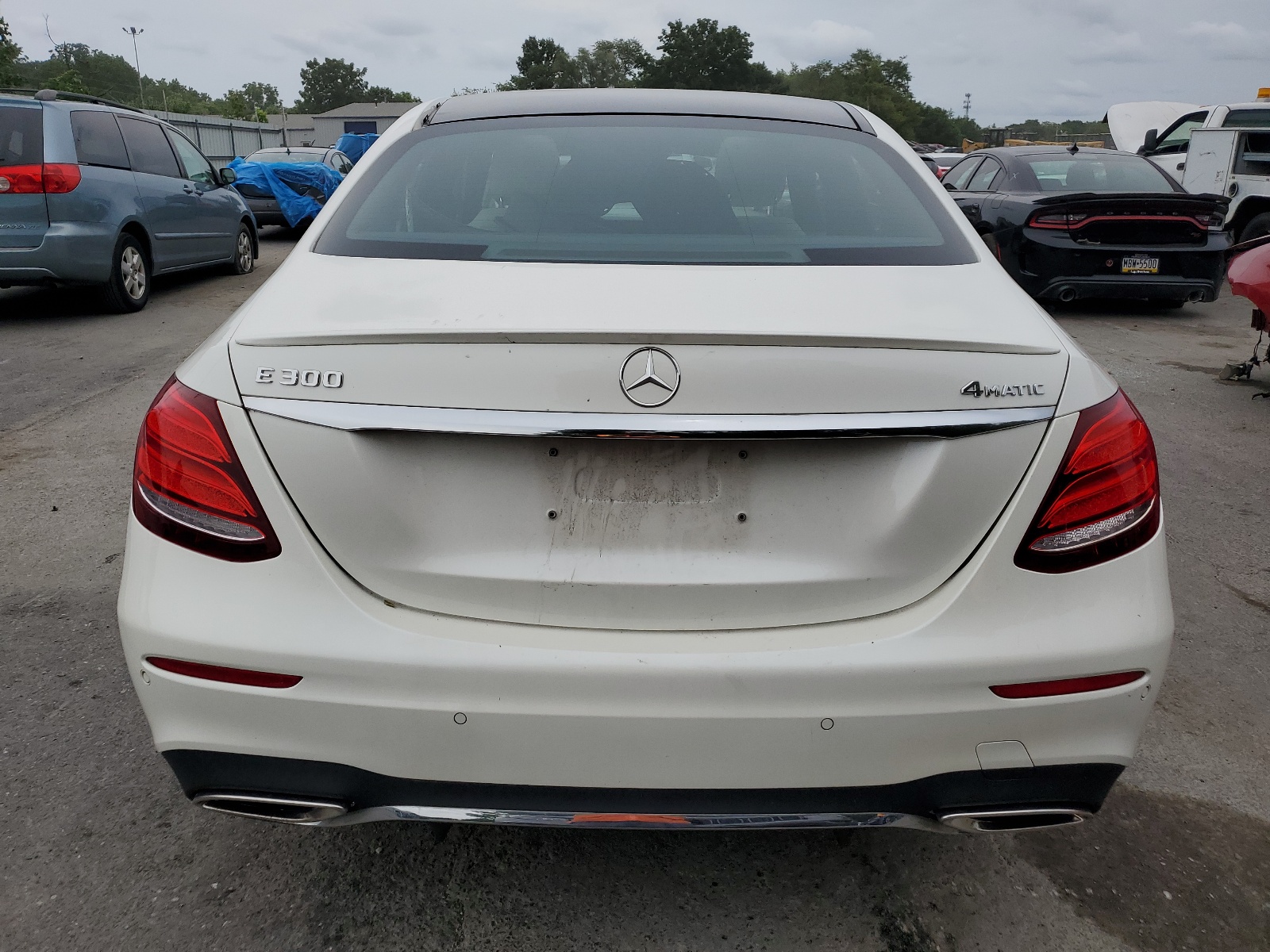 WDDZF4KB3KA590595 2019 Mercedes-Benz E 300 4Matic