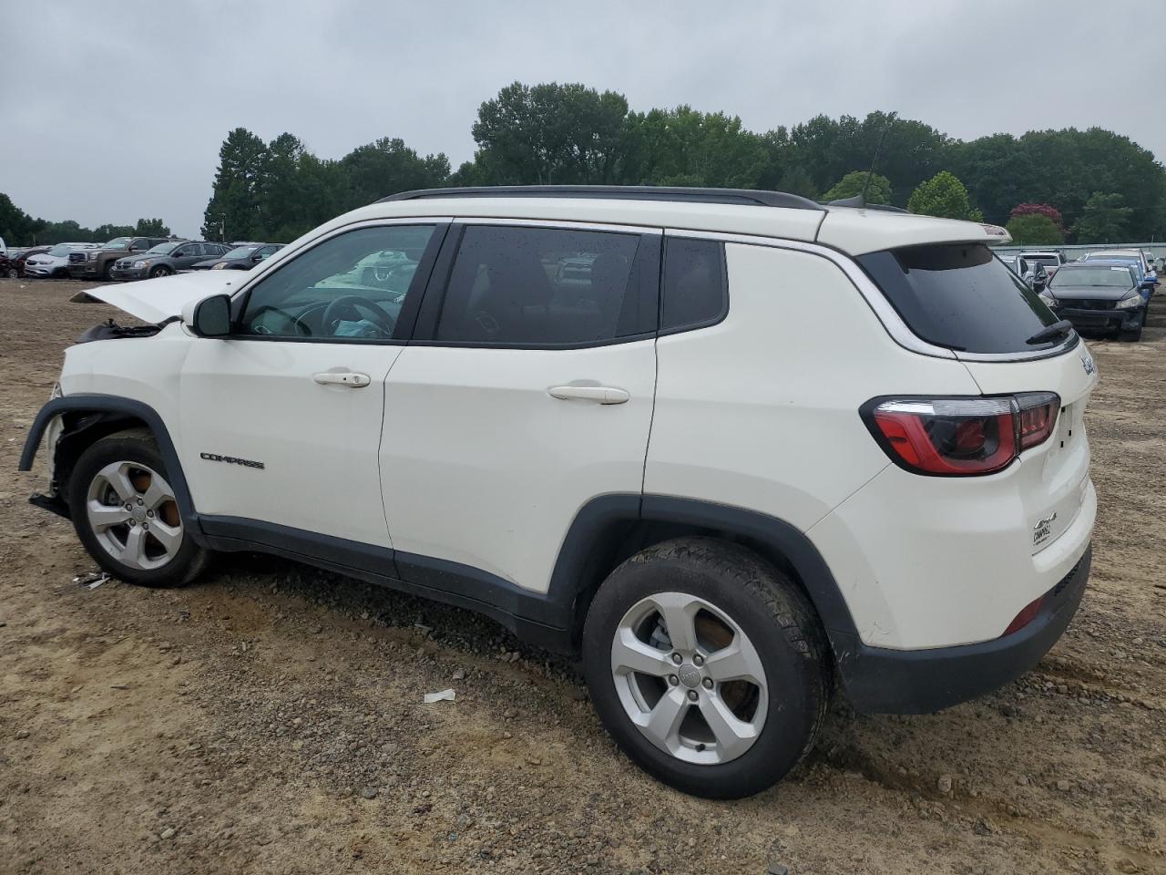 3C4NJDBB1JT483768 2018 JEEP COMPASS - Image 2