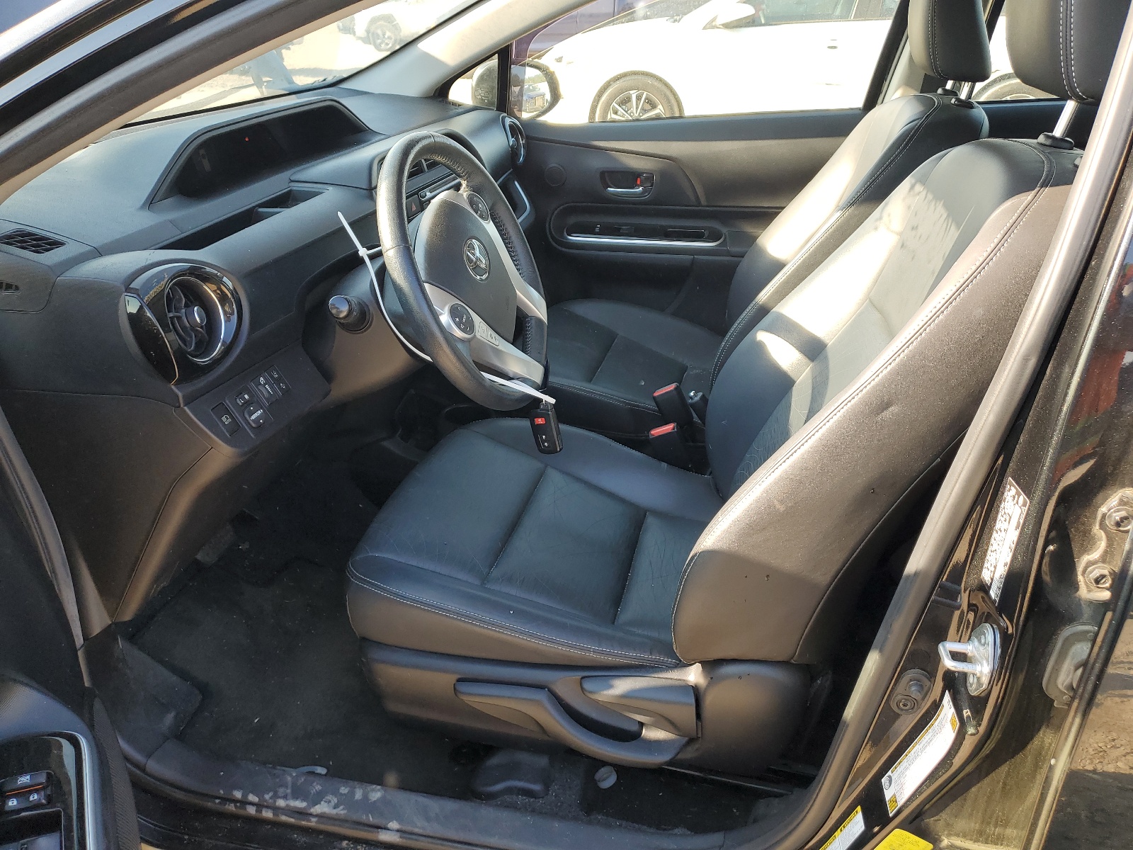 JTDKDTB37H1591147 2017 Toyota Prius C