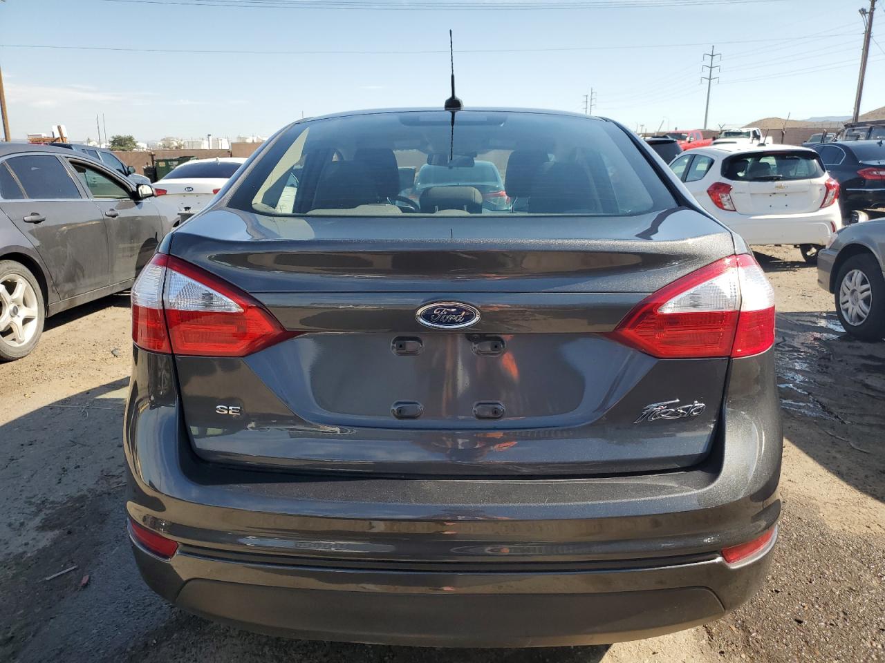 3FADP4BJ8JM123768 2018 Ford Fiesta Se