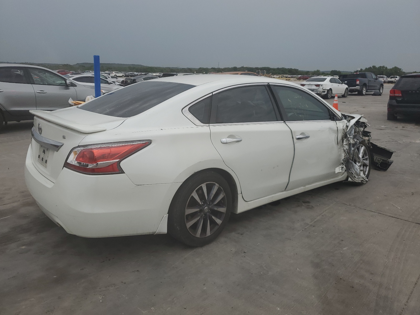 2015 Nissan Altima 2.5 vin: 1N4AL3AP8FC150654