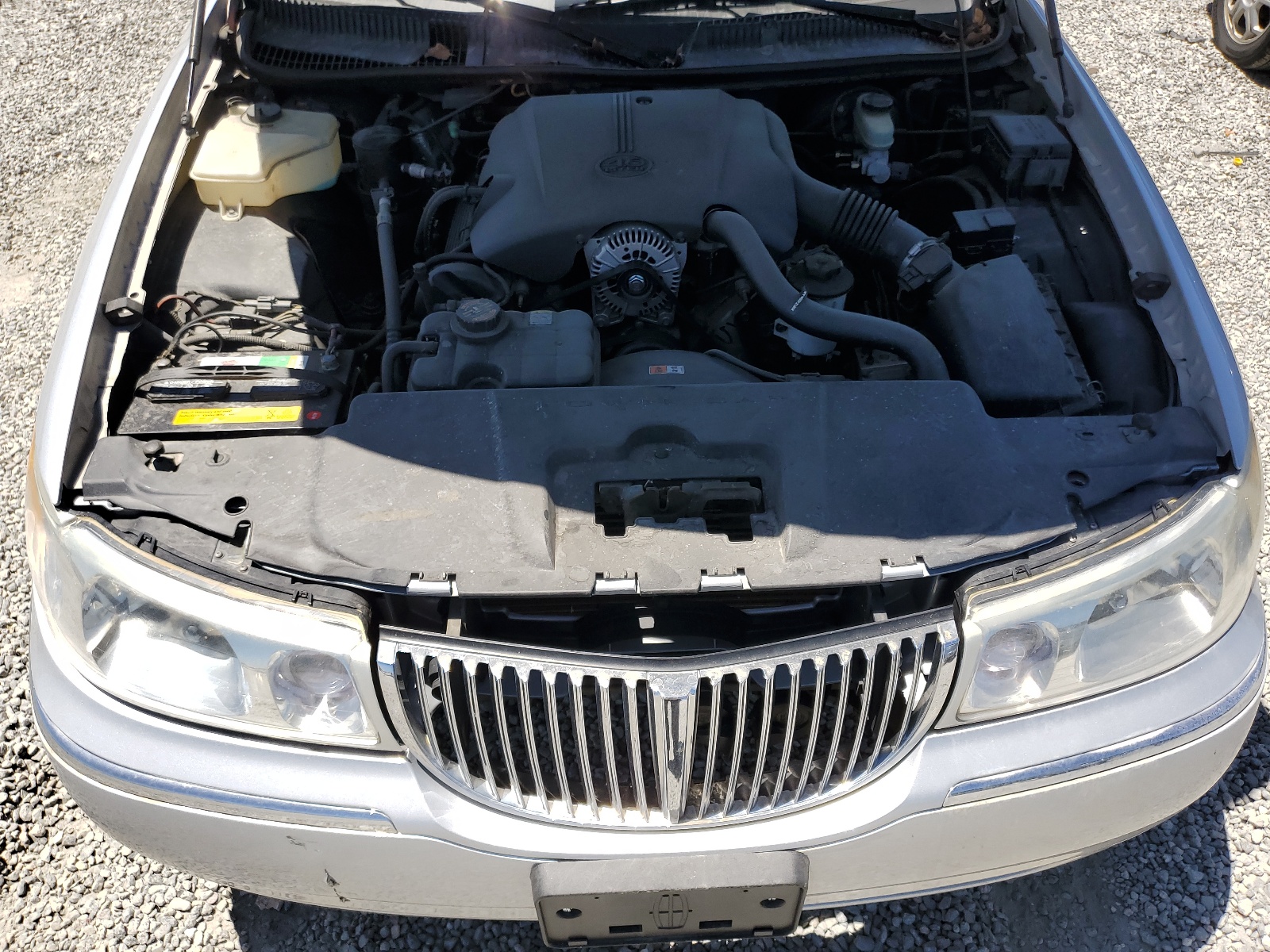 1LNHM82W21Y653046 2001 Lincoln Town Car Signature