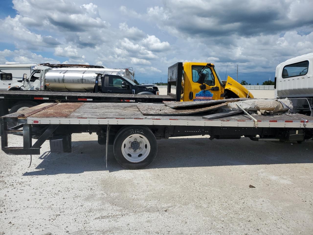 2015 Isuzu Npr Hd VIN: 54DC4W1B4FS803939 Lot: 61242214