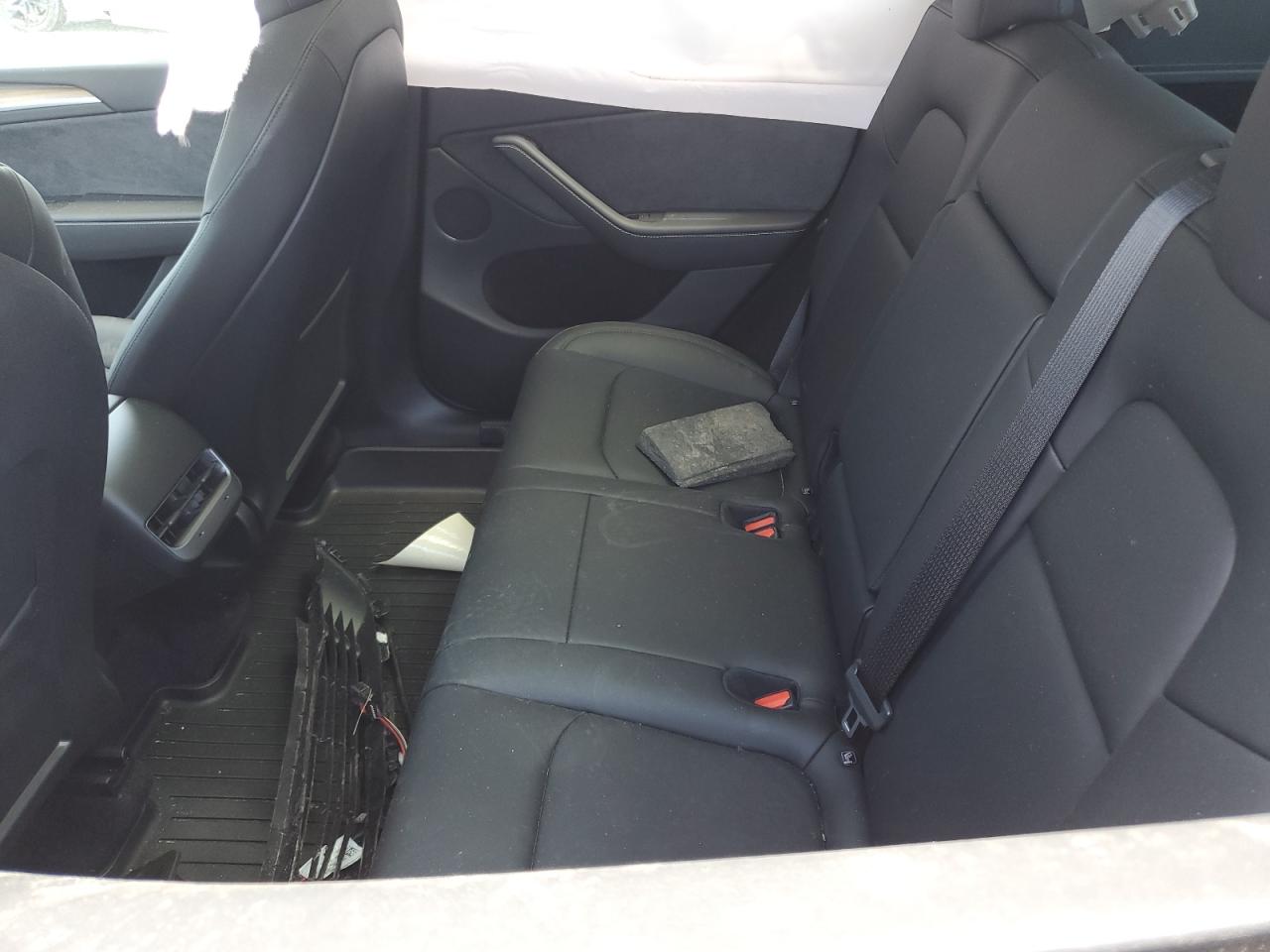 2024 Tesla Model Y VIN: 7SAYGDEE1RA242630 Lot: 75264324