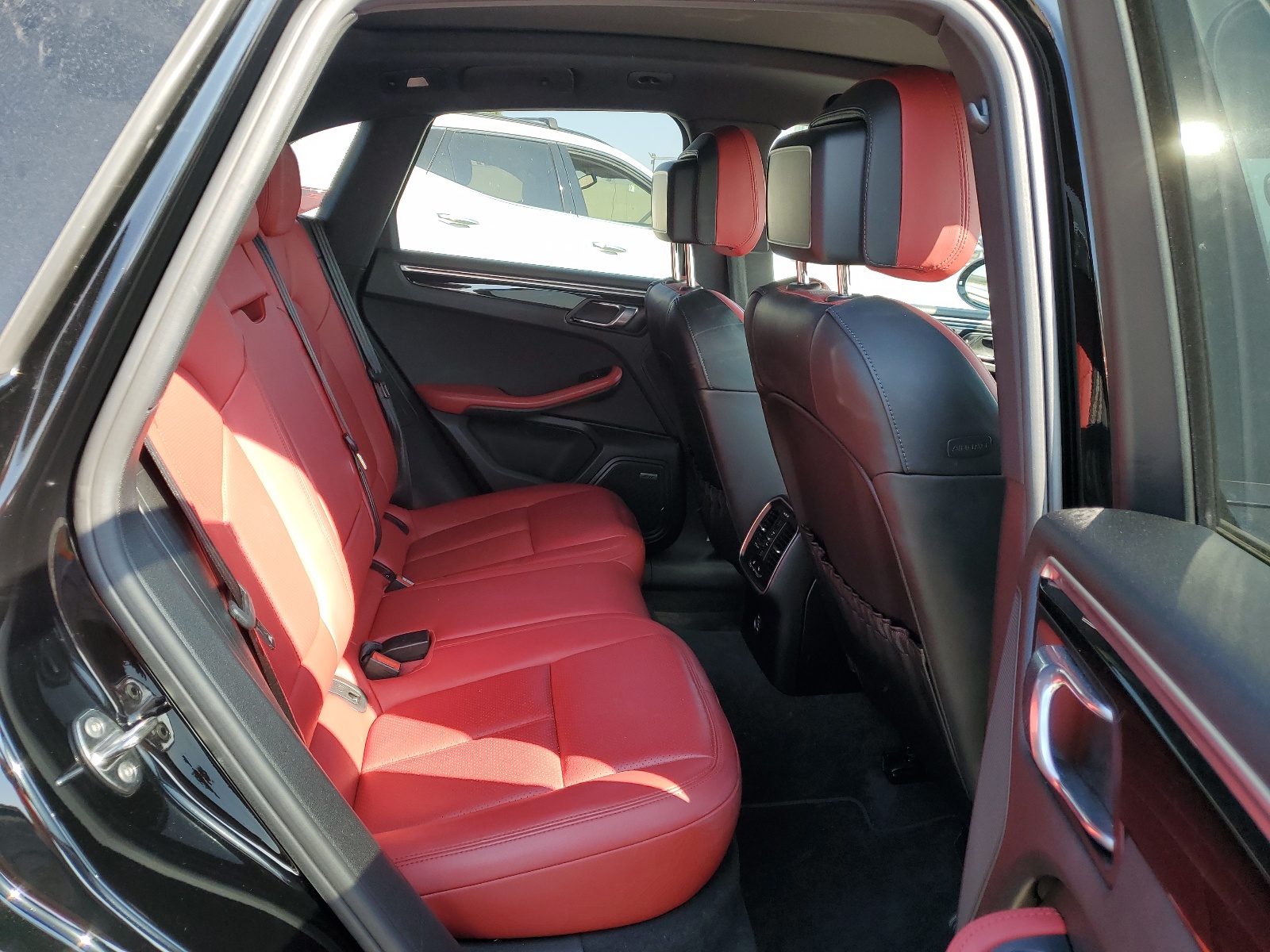 WP1AB2A56JLB39522 2018 Porsche Macan S