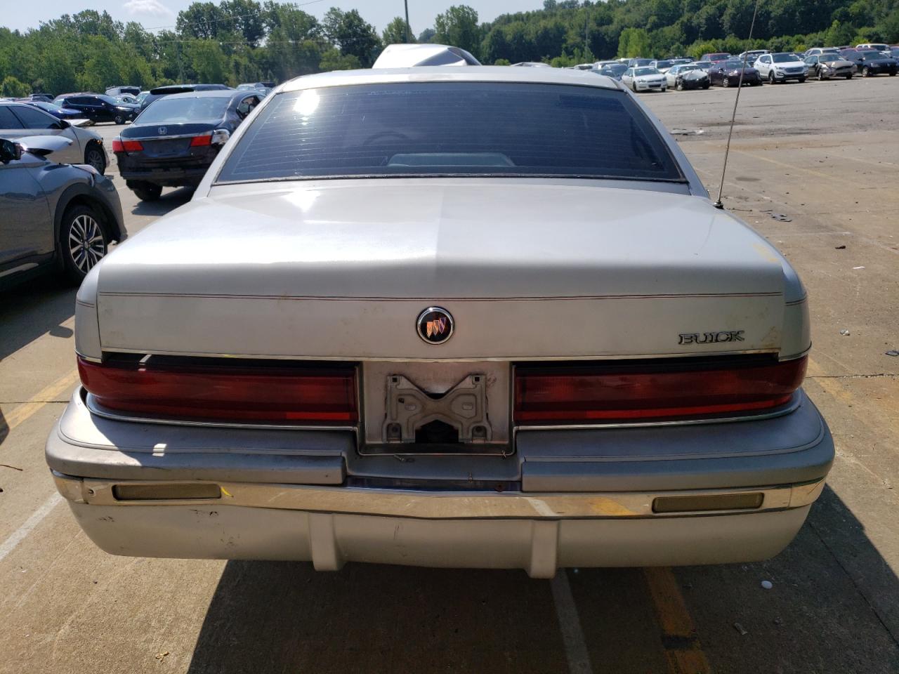 1992 Buick Roadmaster Limited VIN: 1G4BT5377NR453911 Lot: 62952954