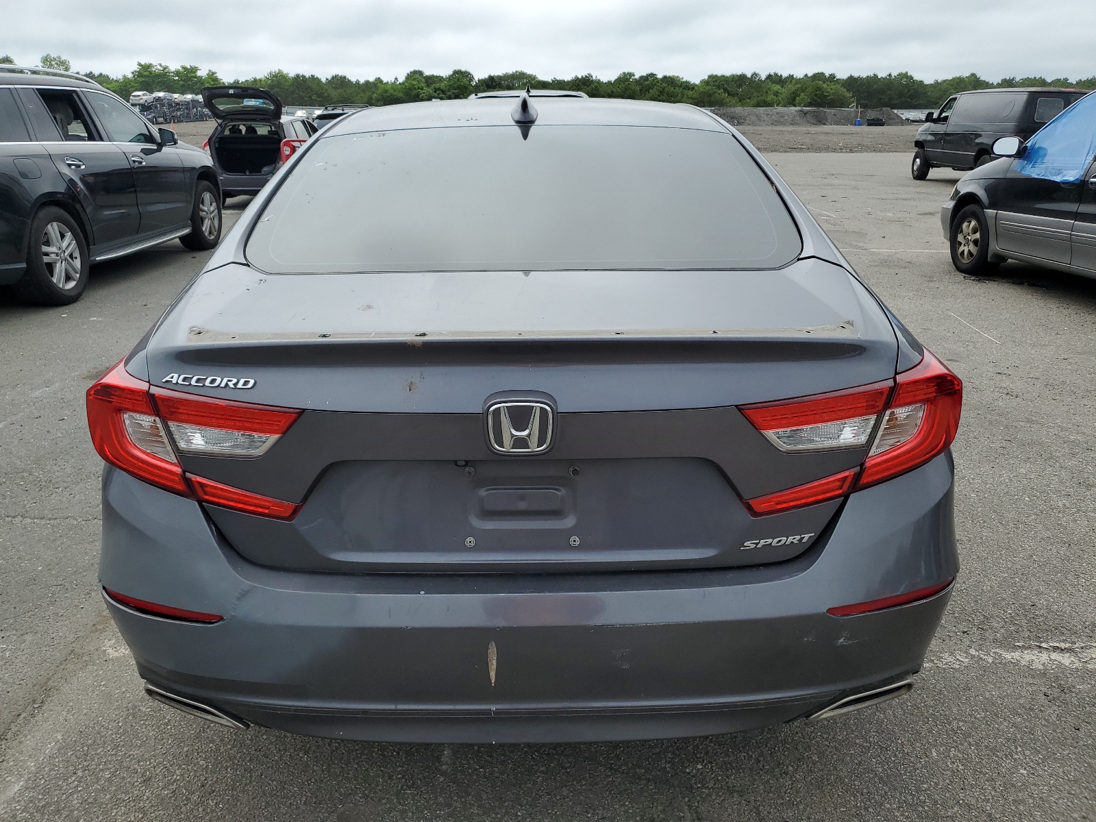 2018 Honda Accord Sport vin: 1HGCV1F3XJA103073