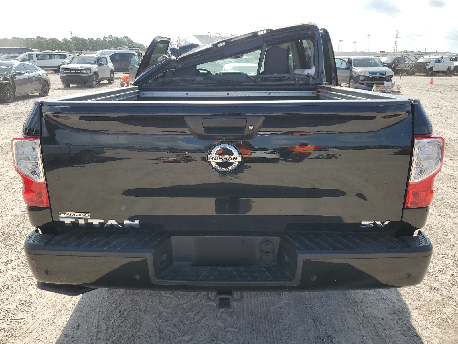 1N6AA1EF8MN507884 2021 Nissan Titan Sv