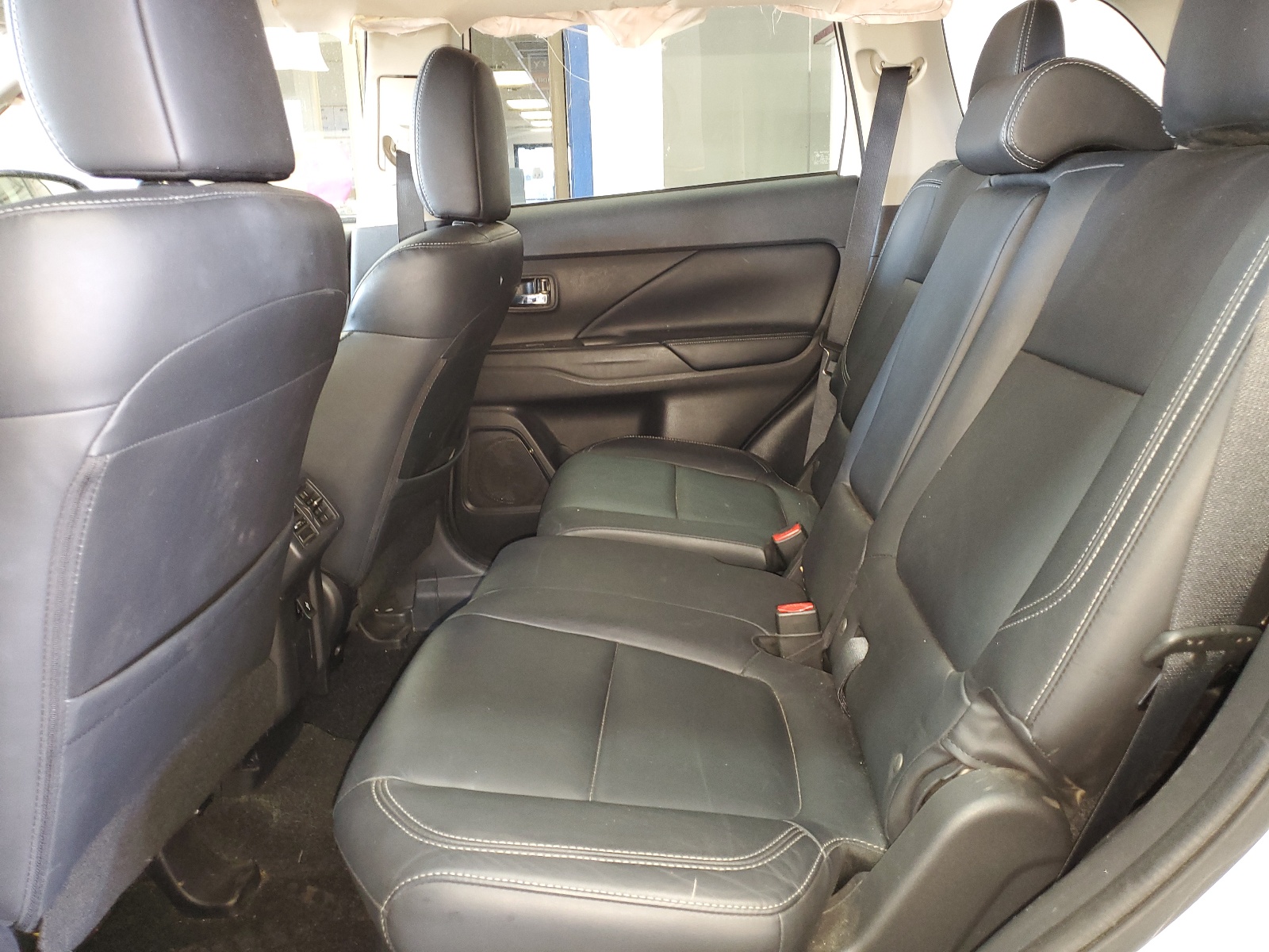 JA4AZ3A33KZ006873 2019 Mitsubishi Outlander Se