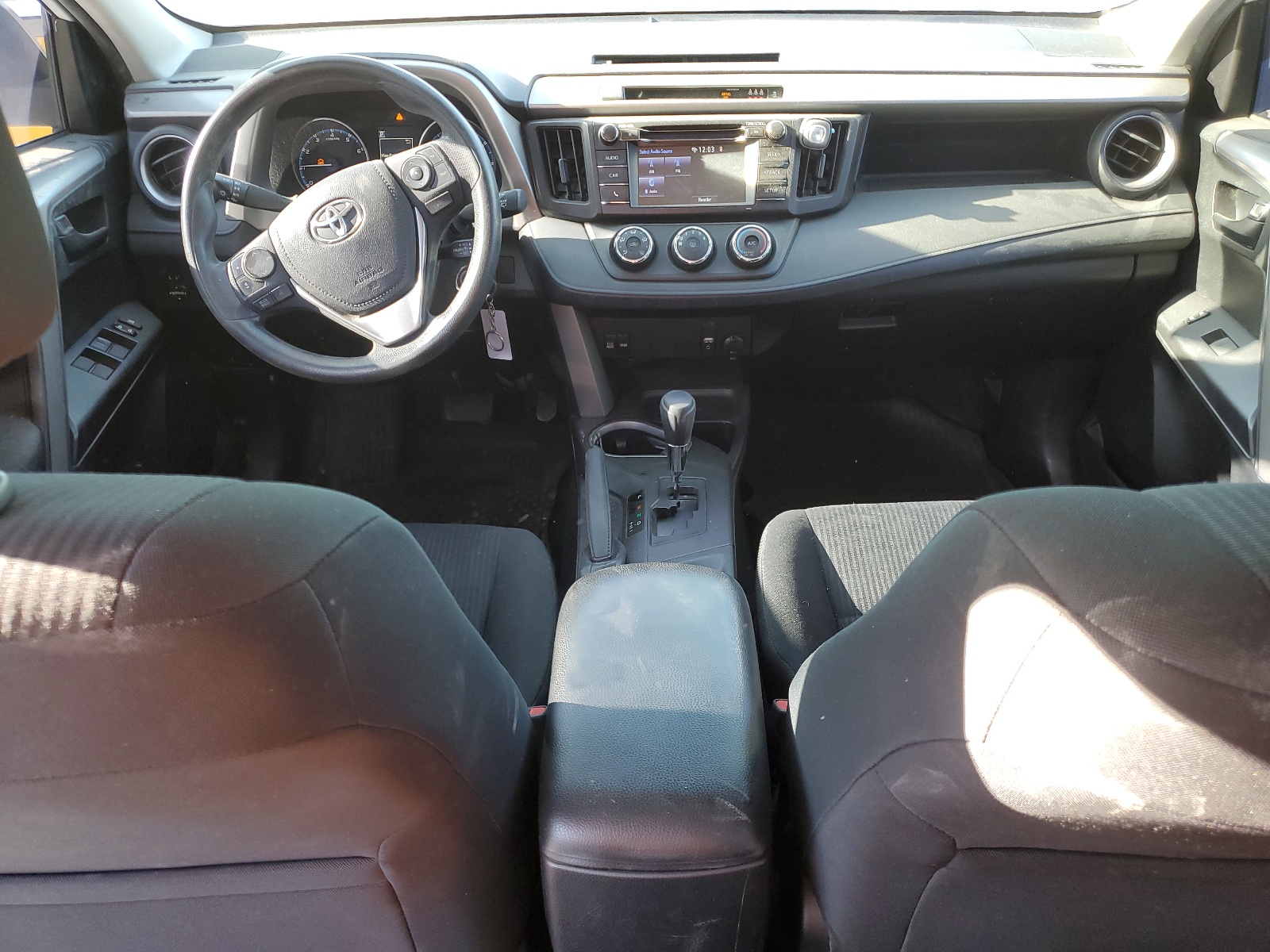 2T3ZFREV8HW402726 2017 Toyota Rav4 Le