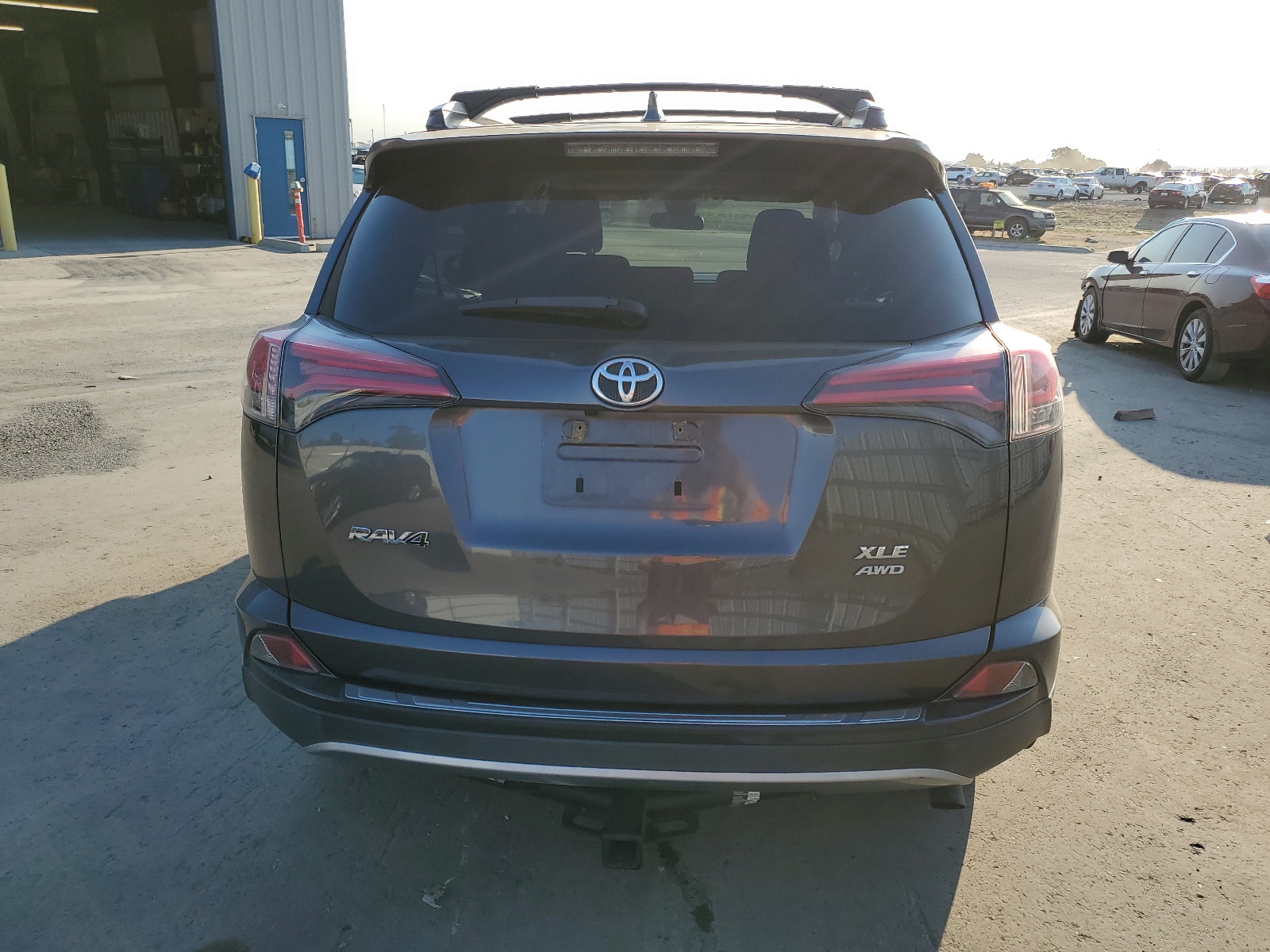 JTMRFREVXHJ707000 2017 Toyota Rav4 Xle