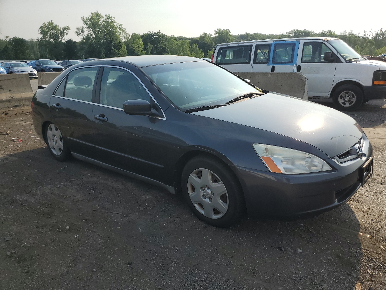 1HGCM66365A052211 2005 Honda Accord Lx