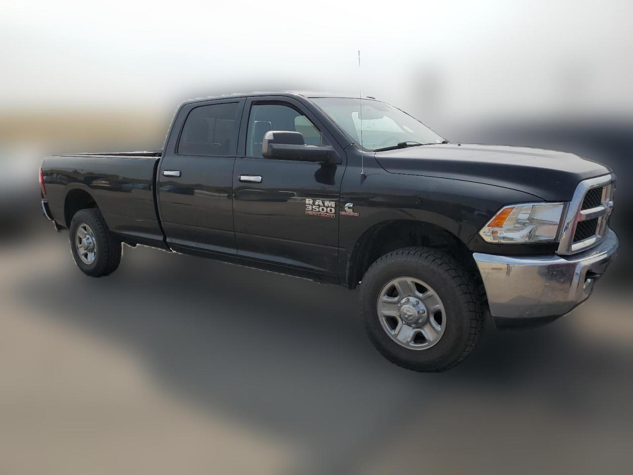 2015 RAM 3500 - Image 4