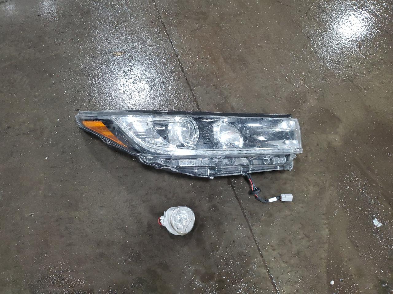 2018 Toyota Highlander Limited VIN: 5TDDZRFH3JS907834 Lot: 62742404