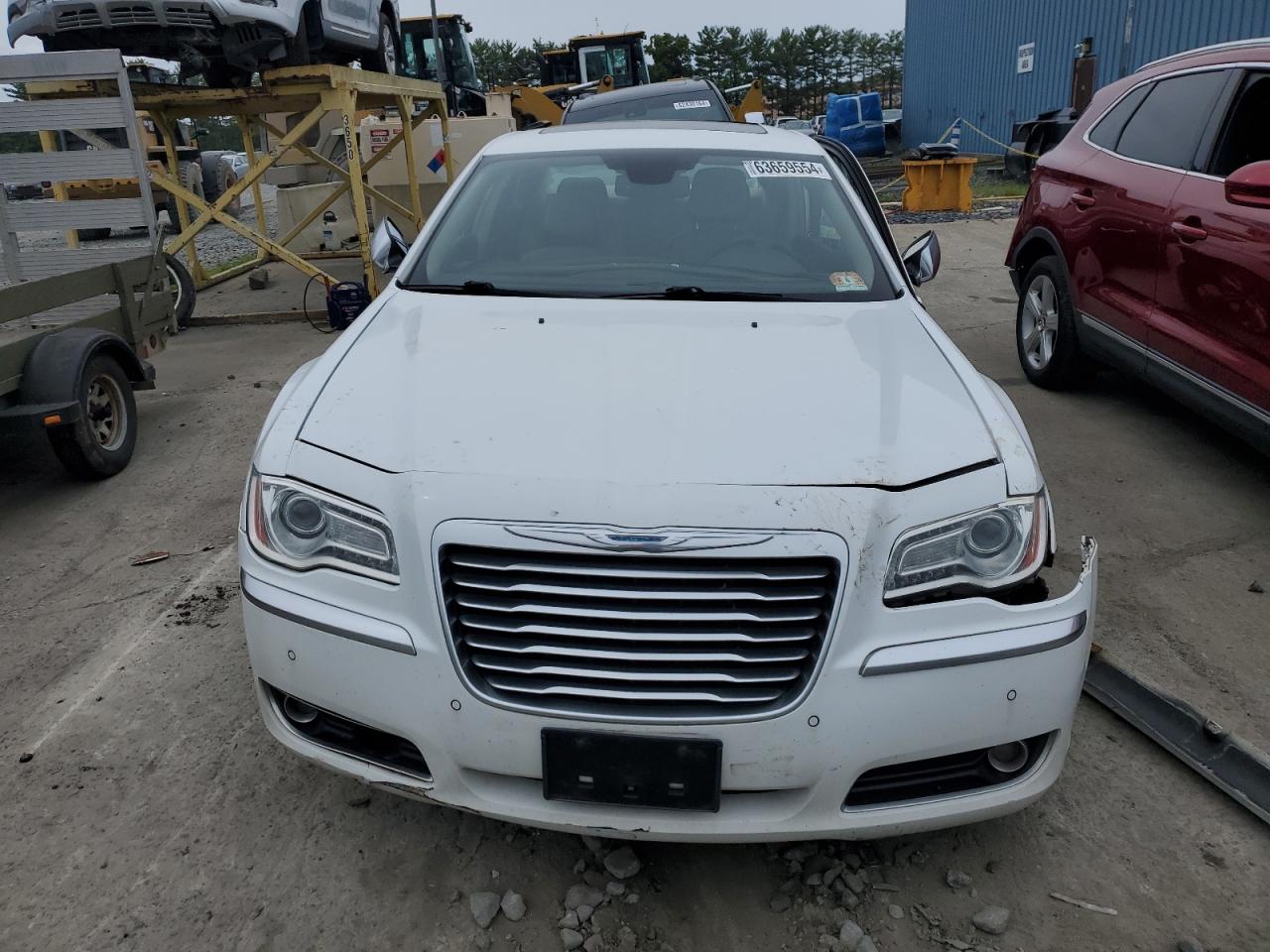 2013 Chrysler 300 - Image 5