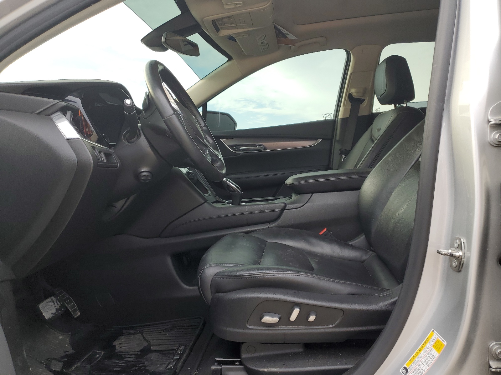 1GYKNFRS1KZ144327 2019 Cadillac Xt5 Premium Luxury