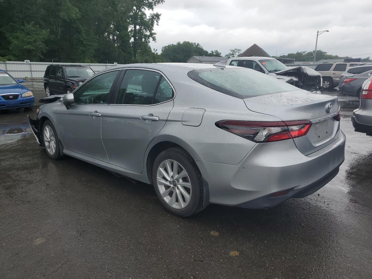 4T1C11AK2MU548074 2021 TOYOTA CAMRY - Image 2