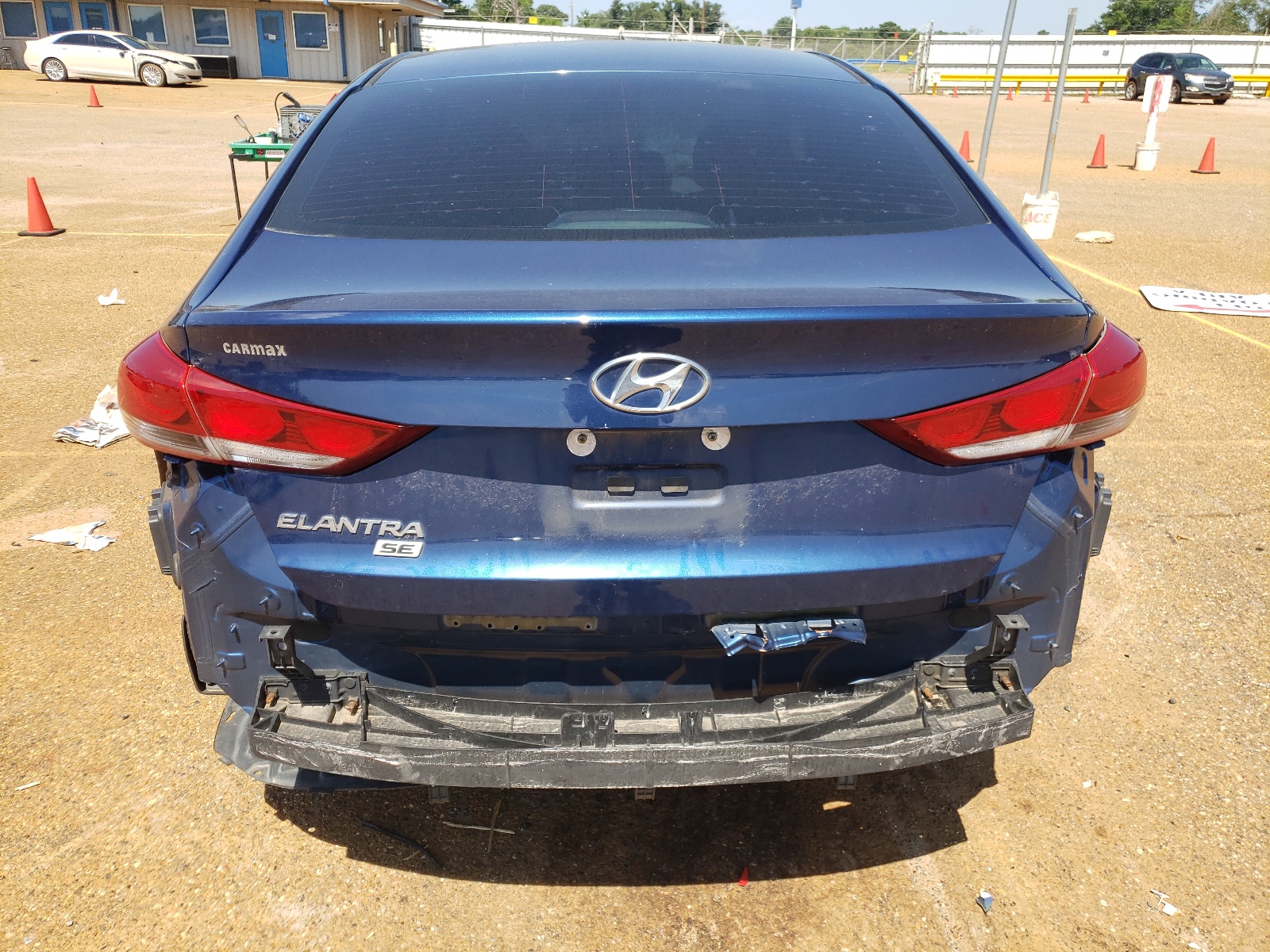 5NPD74LF1JH306469 2018 Hyundai Elantra Se