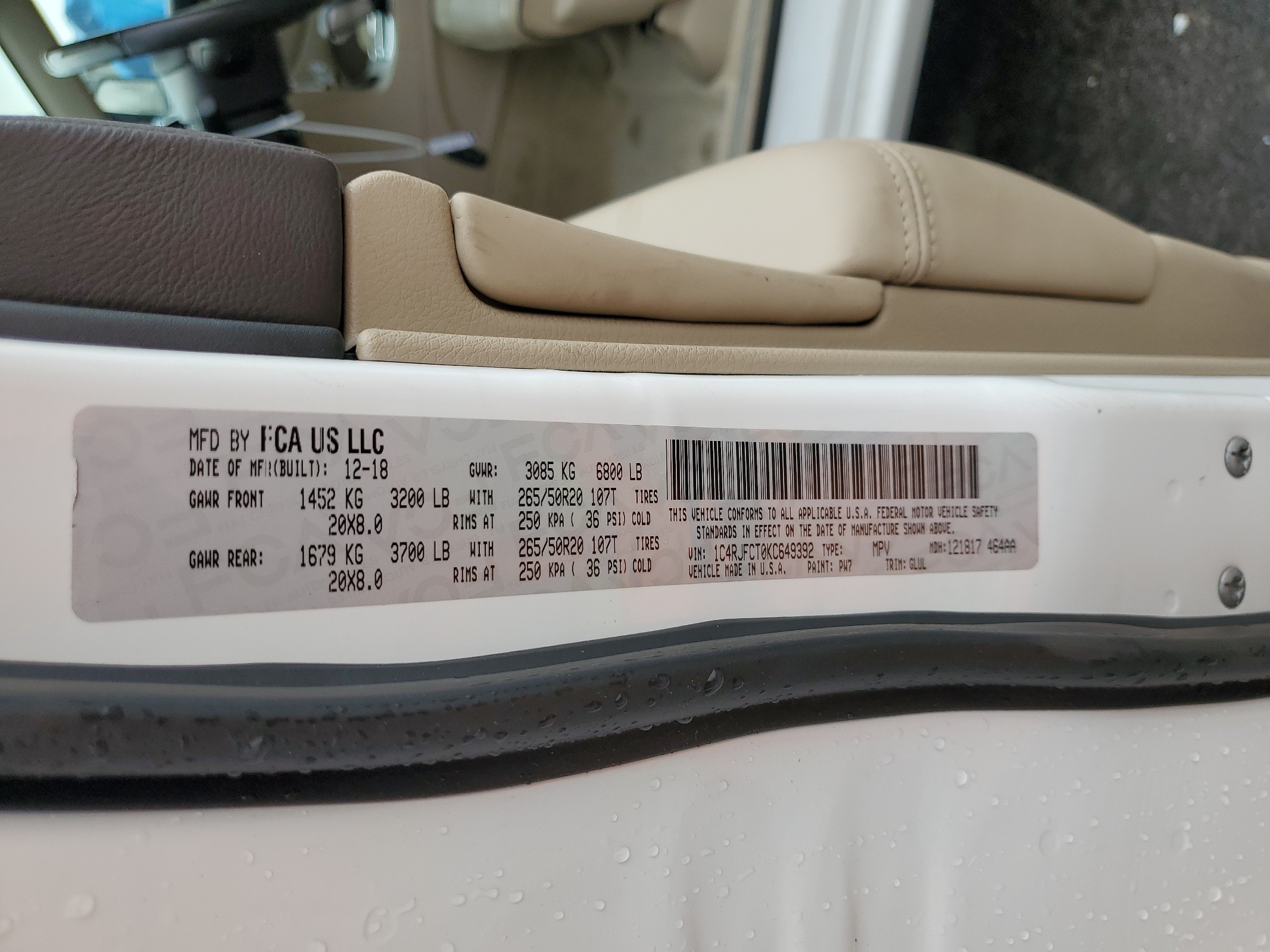 1C4RJFCT0KC649392 2019 Jeep Grand Cherokee Overland