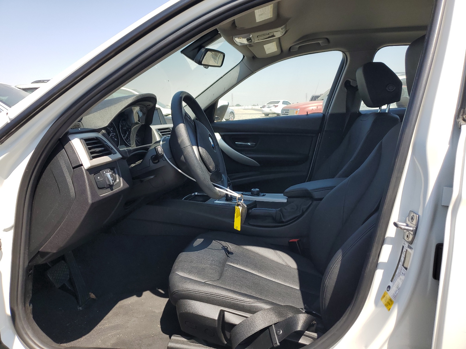 WBA8E1G5XGNT38348 2016 BMW 320 I