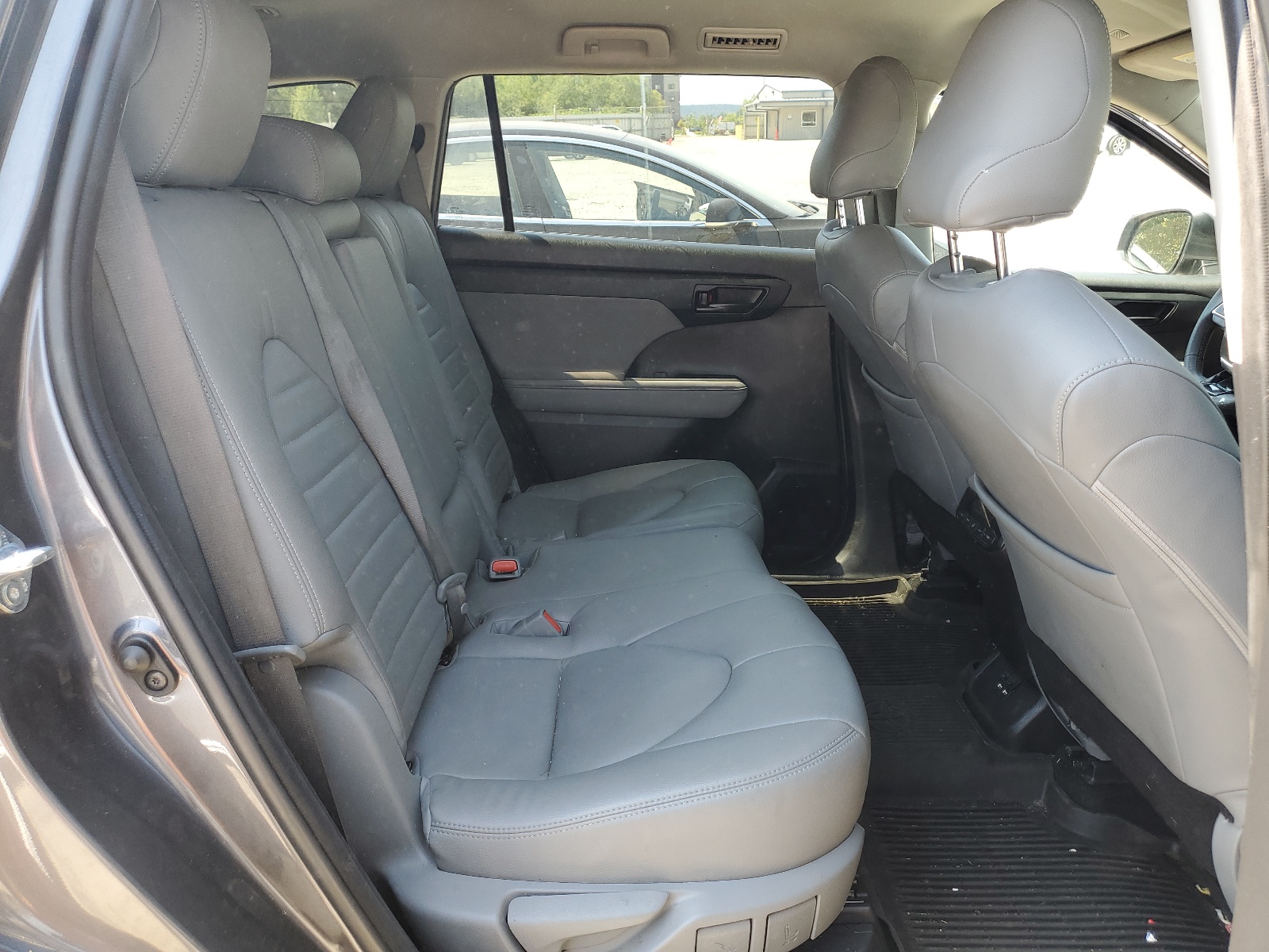 5TDBBRCH9MS536523 2021 Toyota Highlander Hybrid Le