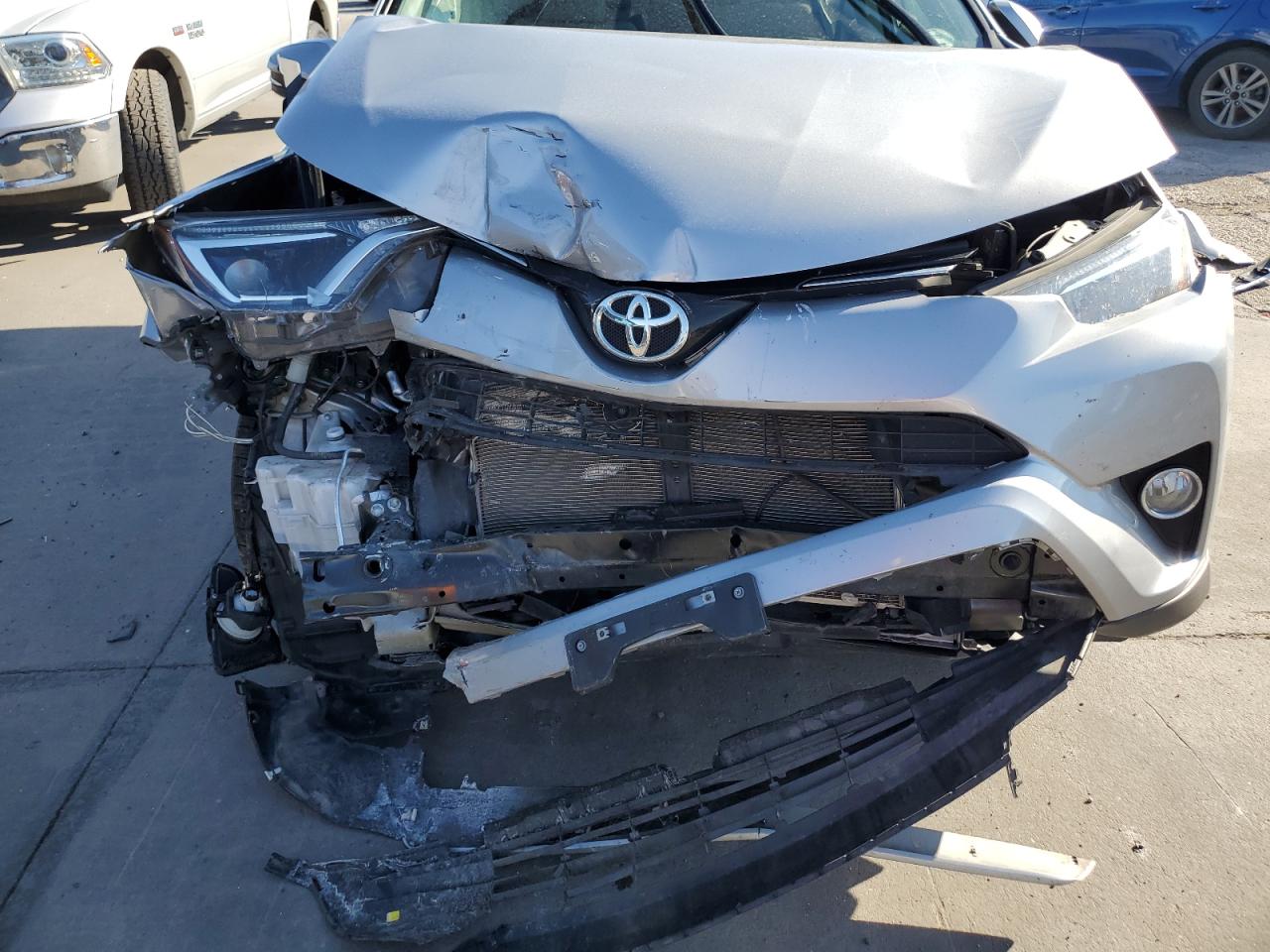 2016 Toyota Rav4 Xle VIN: 2T3RFREV5GW431793 Lot: 62241554