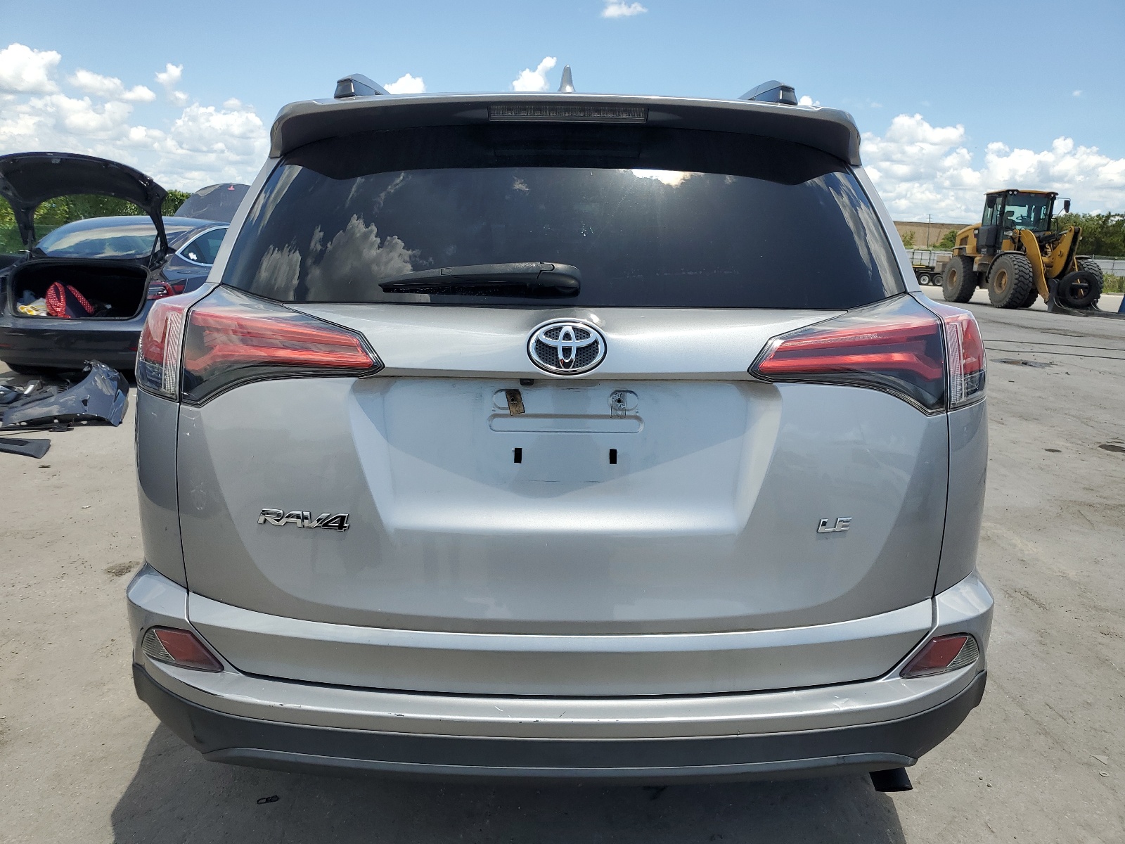 2T3ZFREVXHW349804 2017 Toyota Rav4 Le