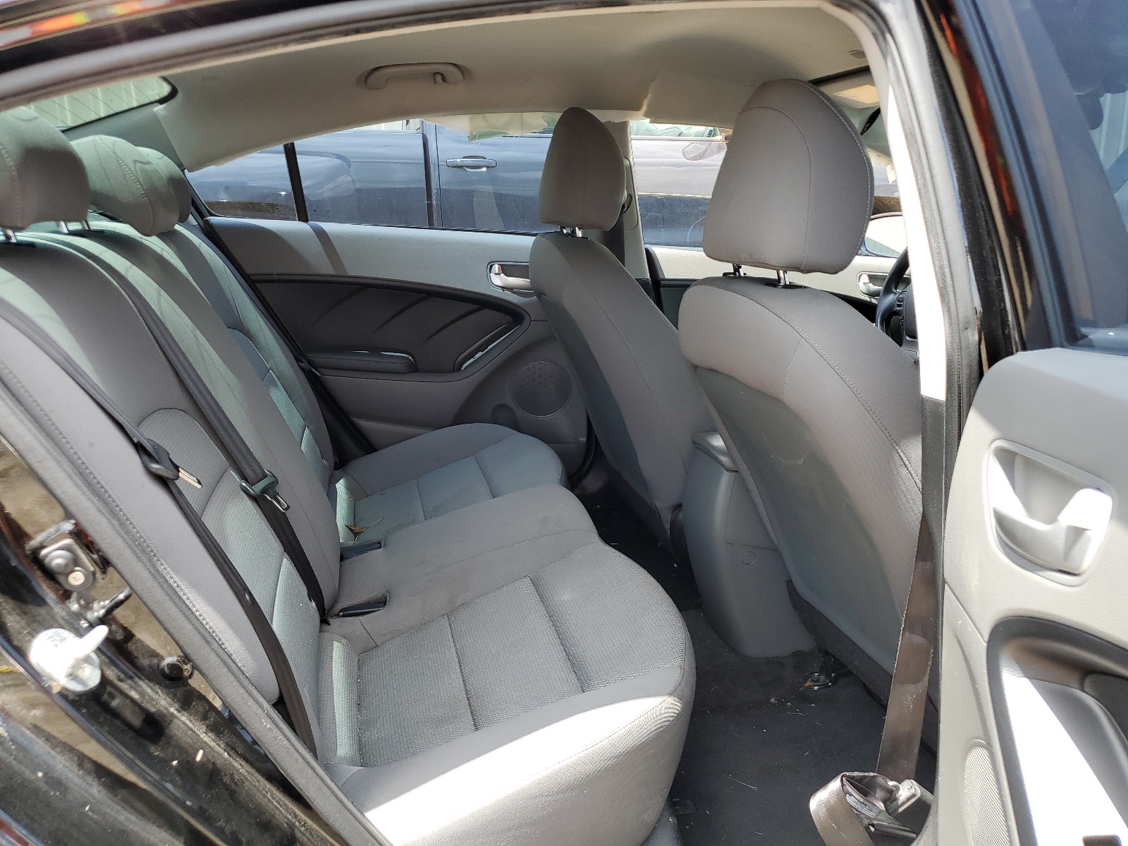 3KPFK4A72HE135863 2017 Kia Forte Lx