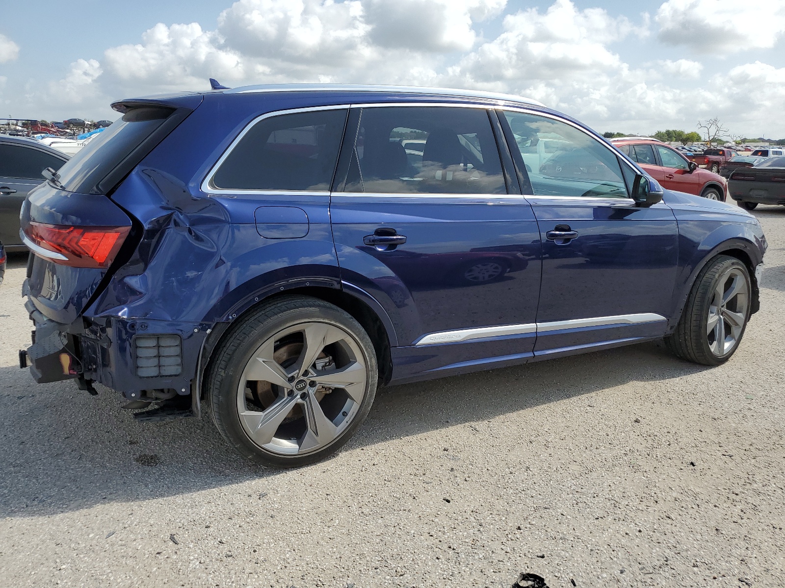 WA1VXAF77MD033176 2021 Audi Q7 Prestige