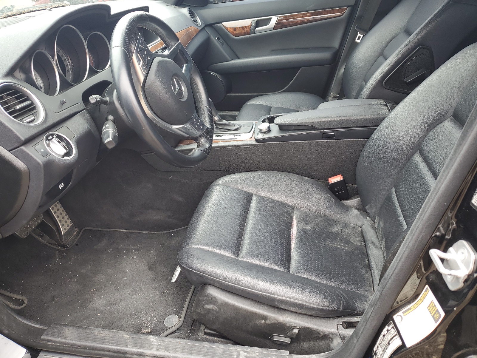 WDDGF8BB9CA642182 2012 Mercedes-Benz C 300 4Matic