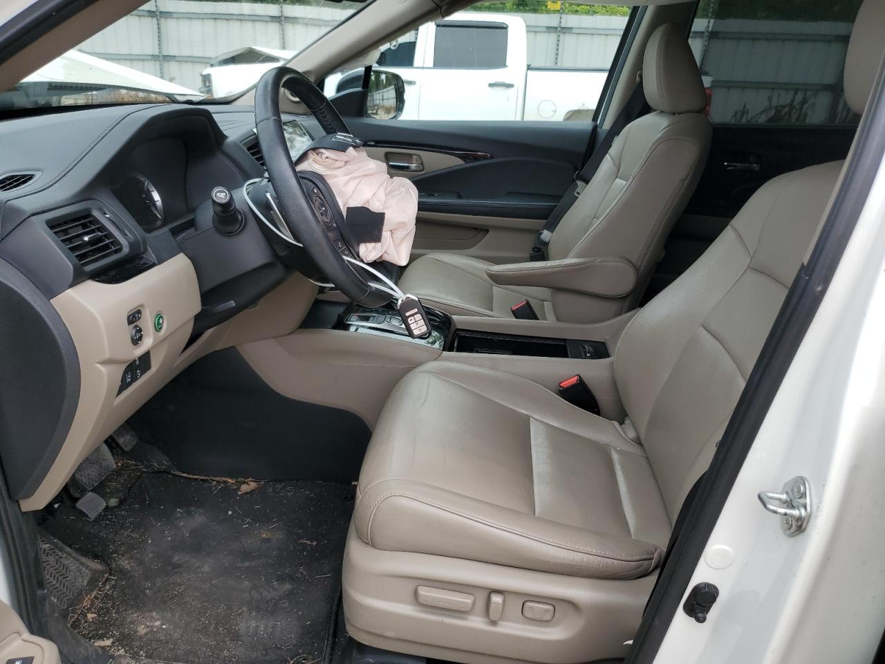 2017 Honda Pilot Touring VIN: 5FNYF5H92HB029255 Lot: 61449214