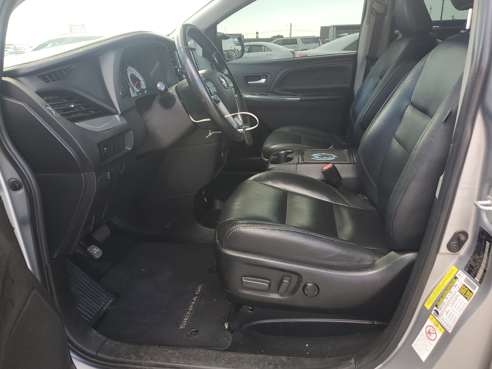 2018 Toyota Sienna Se vin: 5TDXZ3DC8JS943228