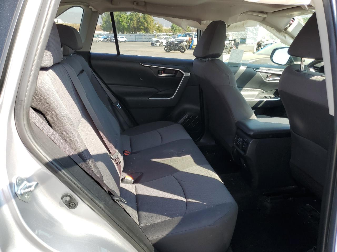 2019 Toyota Rav4 Xle VIN: JTMW1RFV7KD027304 Lot: 64772104