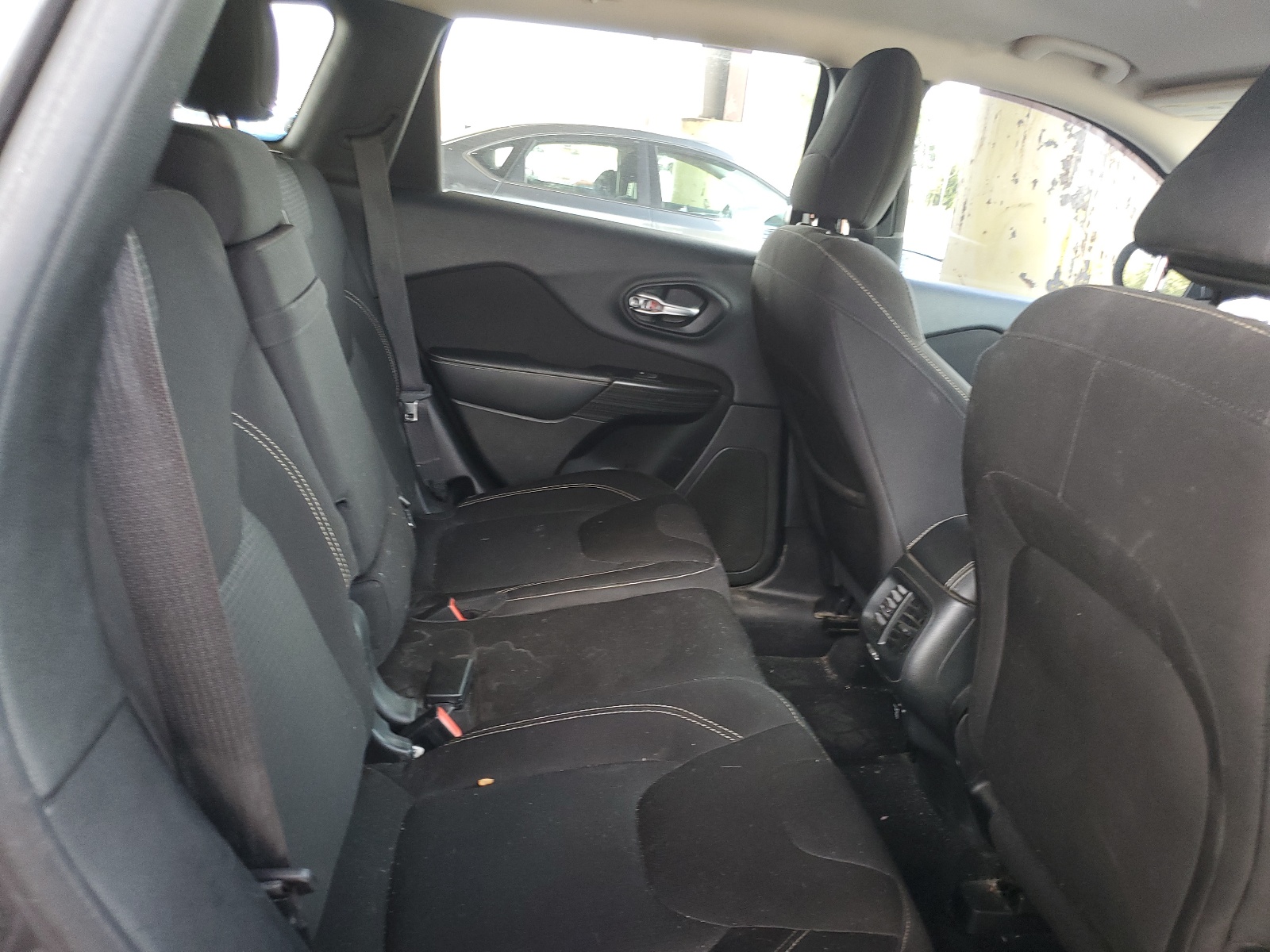 1C4PJLCB5GW126078 2016 Jeep Cherokee Latitude