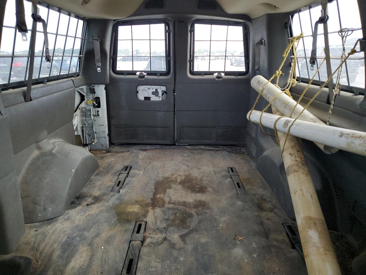 2006 Chevrolet Express G2500 VIN: 1GAGG25V261174450 Lot: 64255954