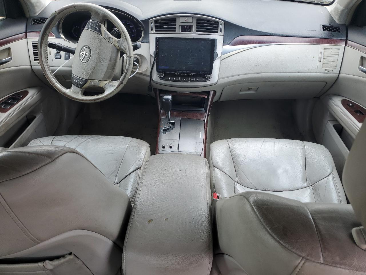2011 Toyota Avalon - Image 8