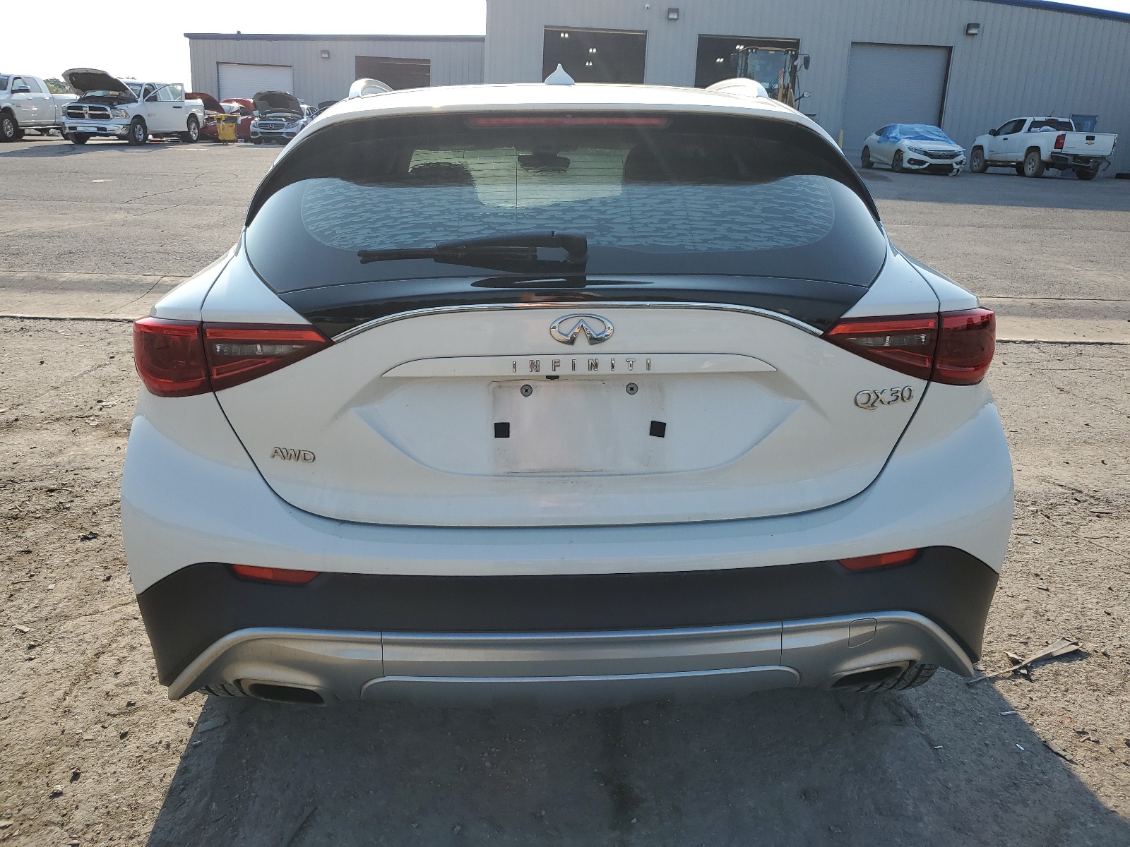 SJKCH5CR2HA034621 2017 Infiniti Qx30 Base