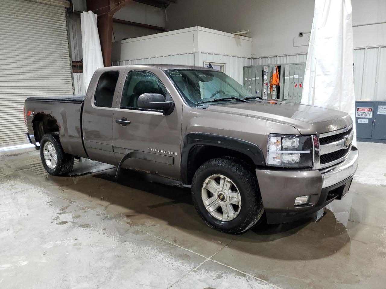 2008 Chevrolet Silverado - Image 4