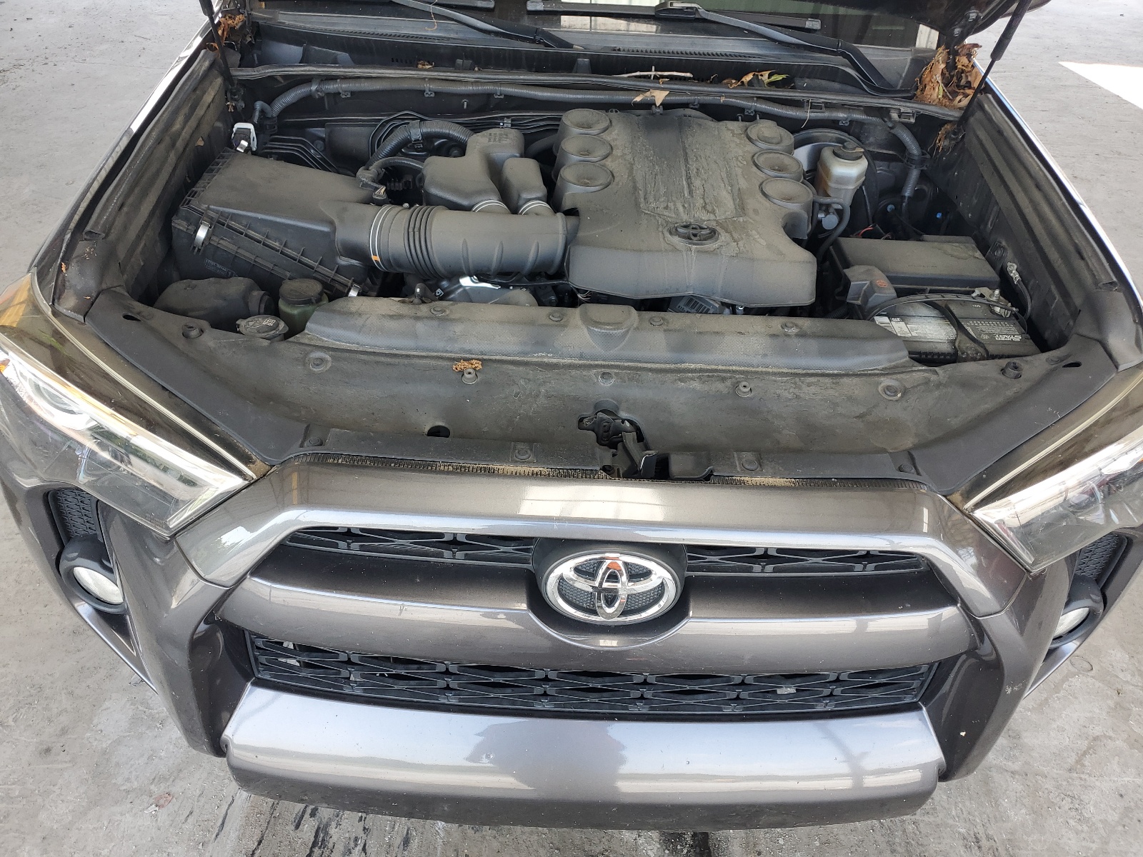 JTEZU5JR5G5143136 2016 Toyota 4Runner Sr5